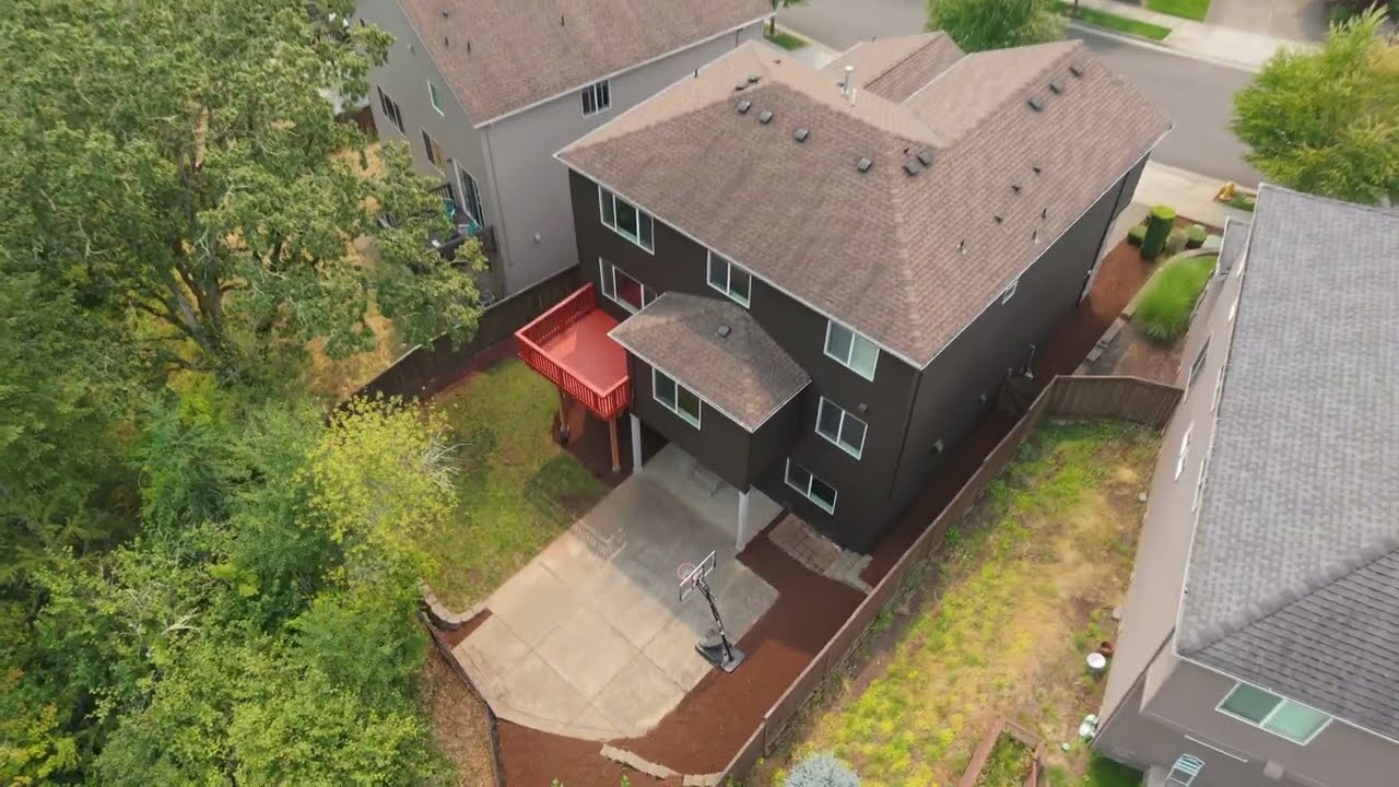 5818 NW BANNISTER DR