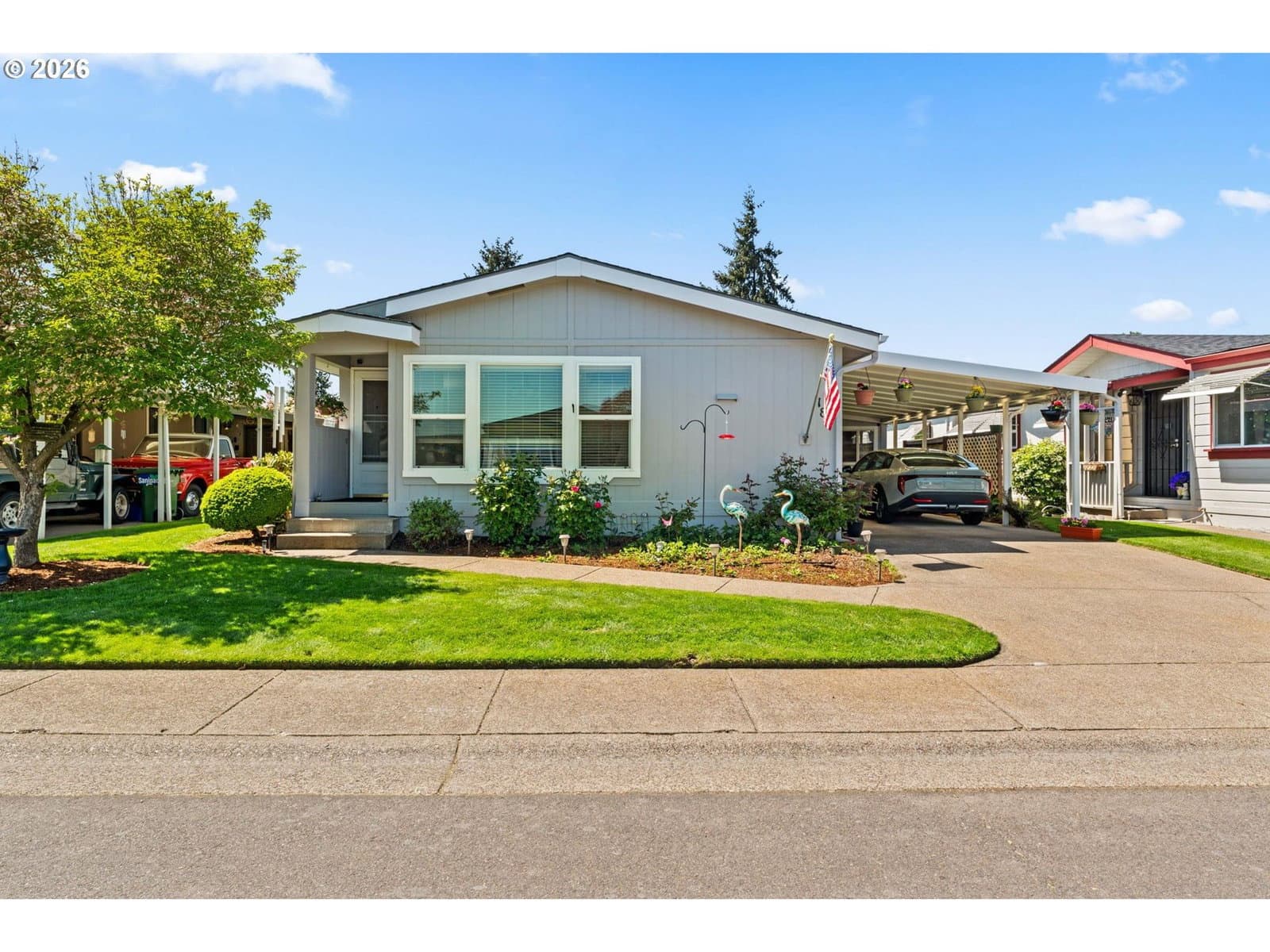 Listing photo 1 of 6