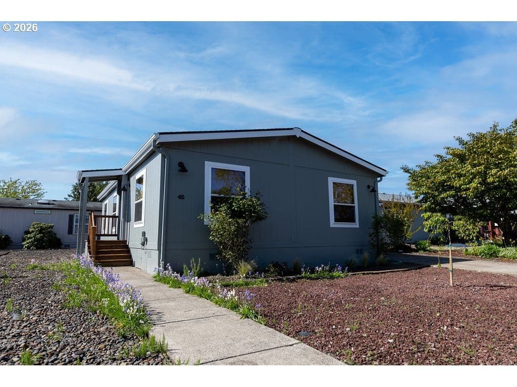 Listing photo 1 of 6
