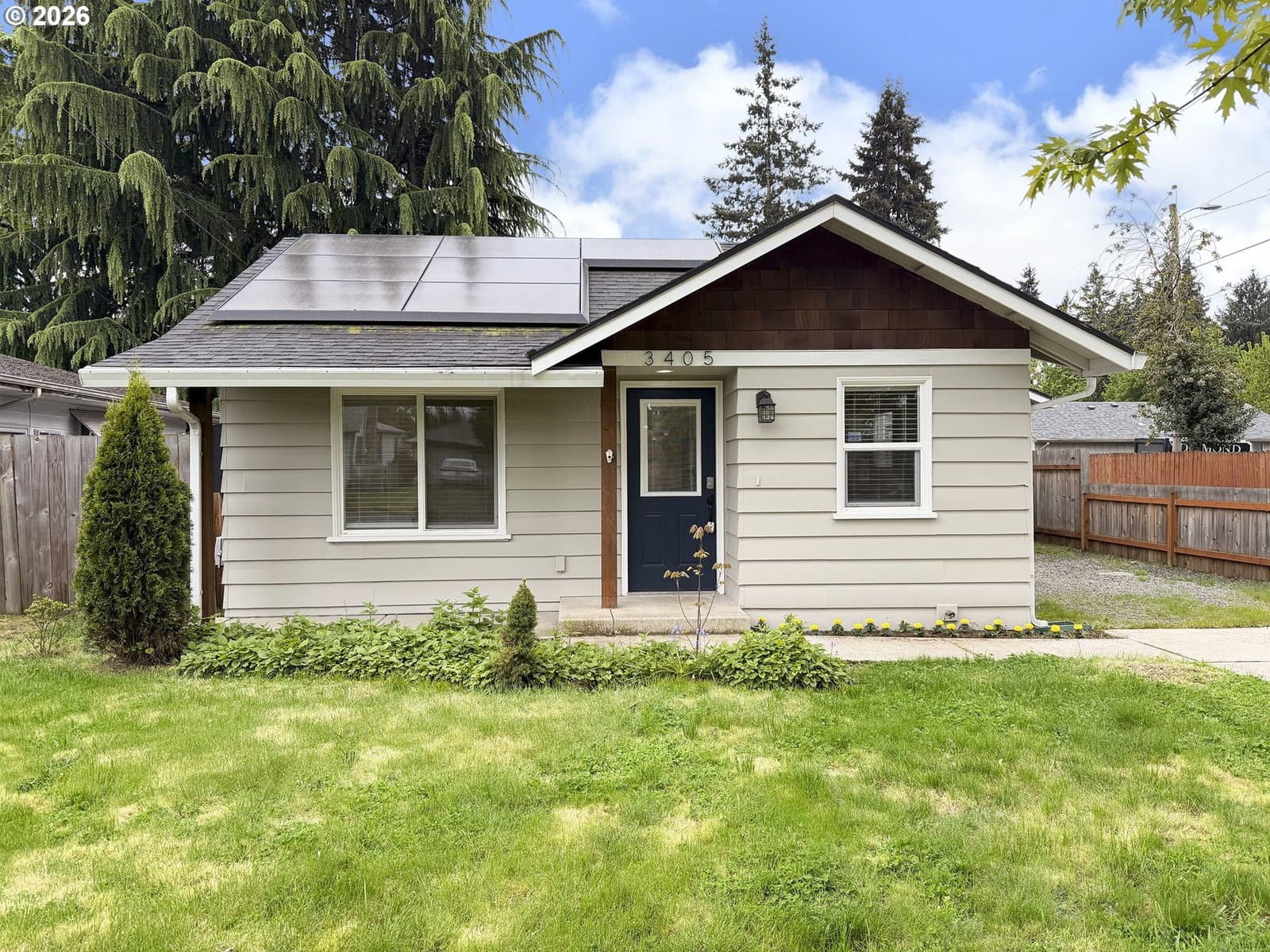 Listing photo 1 of 6