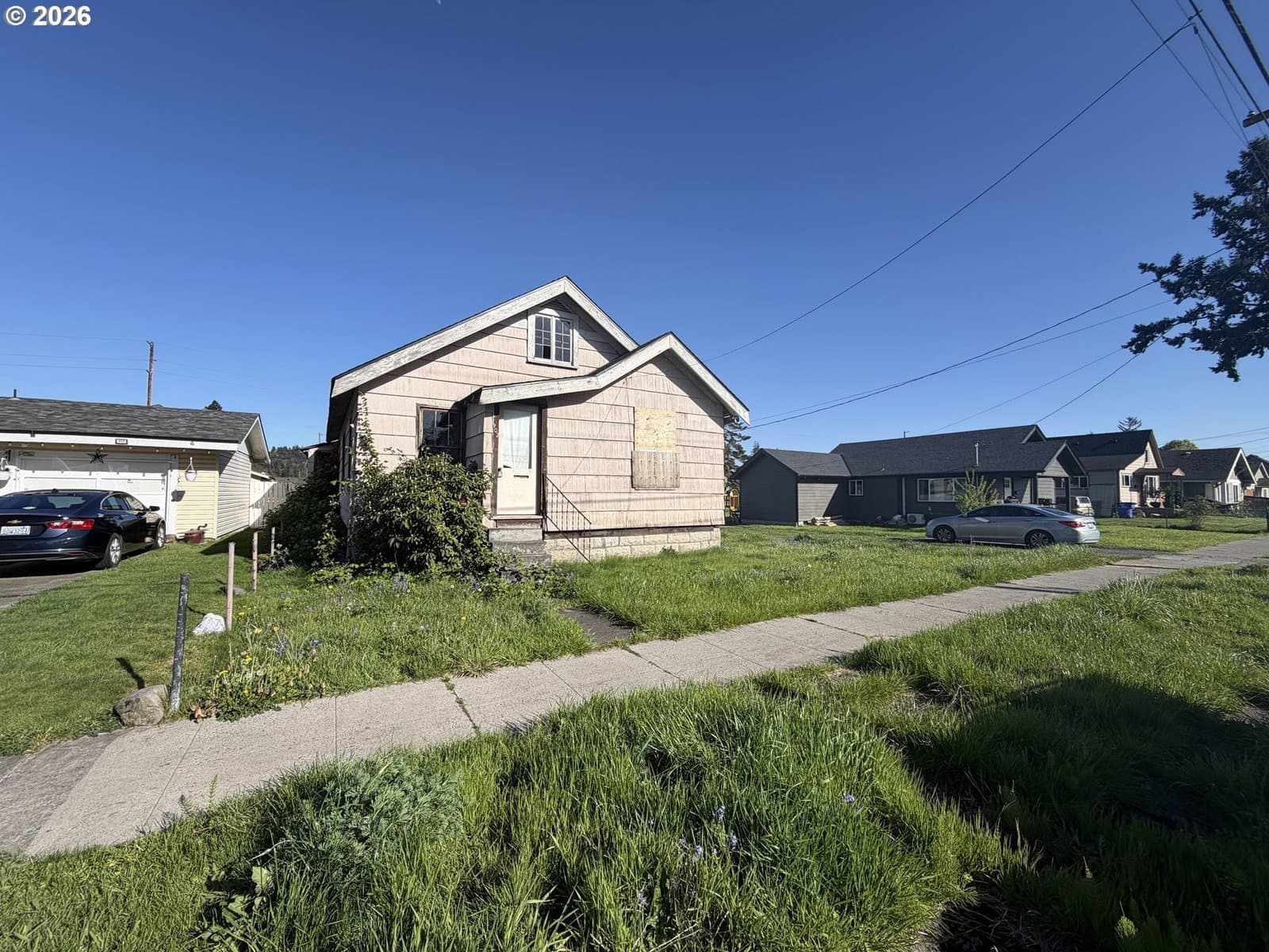 Listing photo 1 of 4