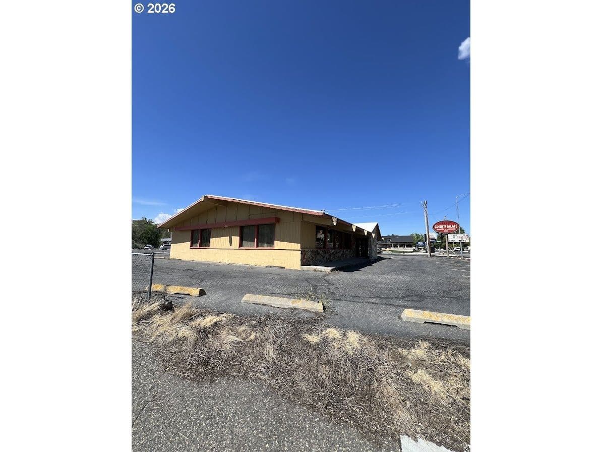 Listing photo 1 of 6