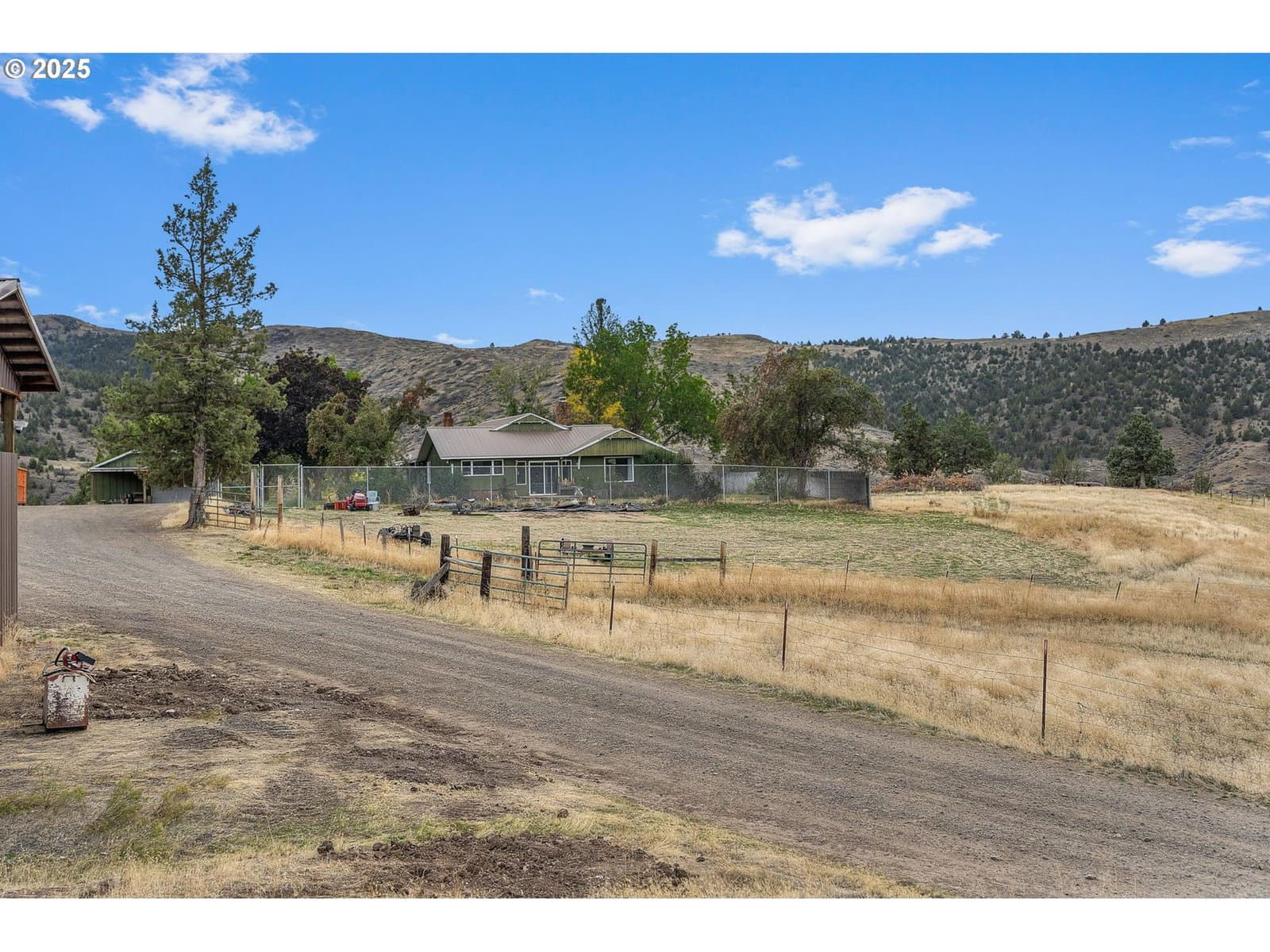 Listing photo 1 of 6