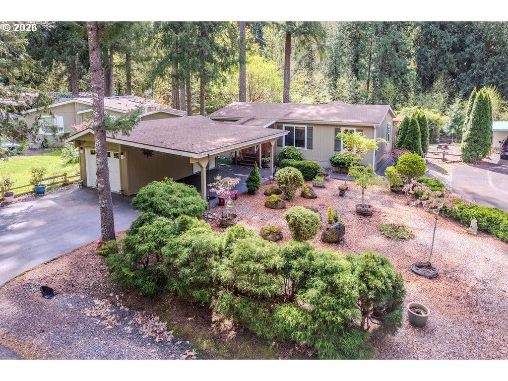 Listing photo 1 of 6