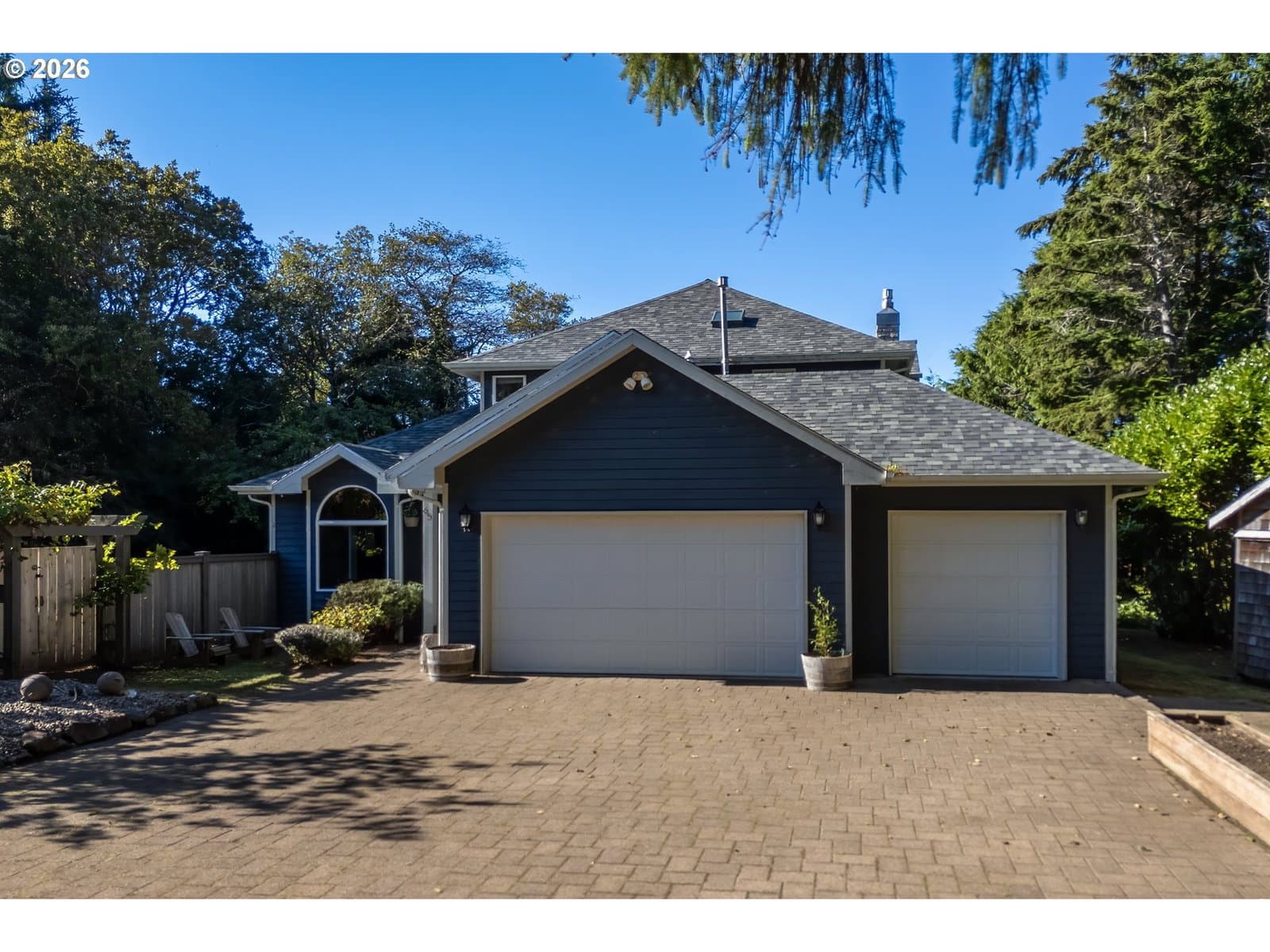 Listing photo 1 of 6