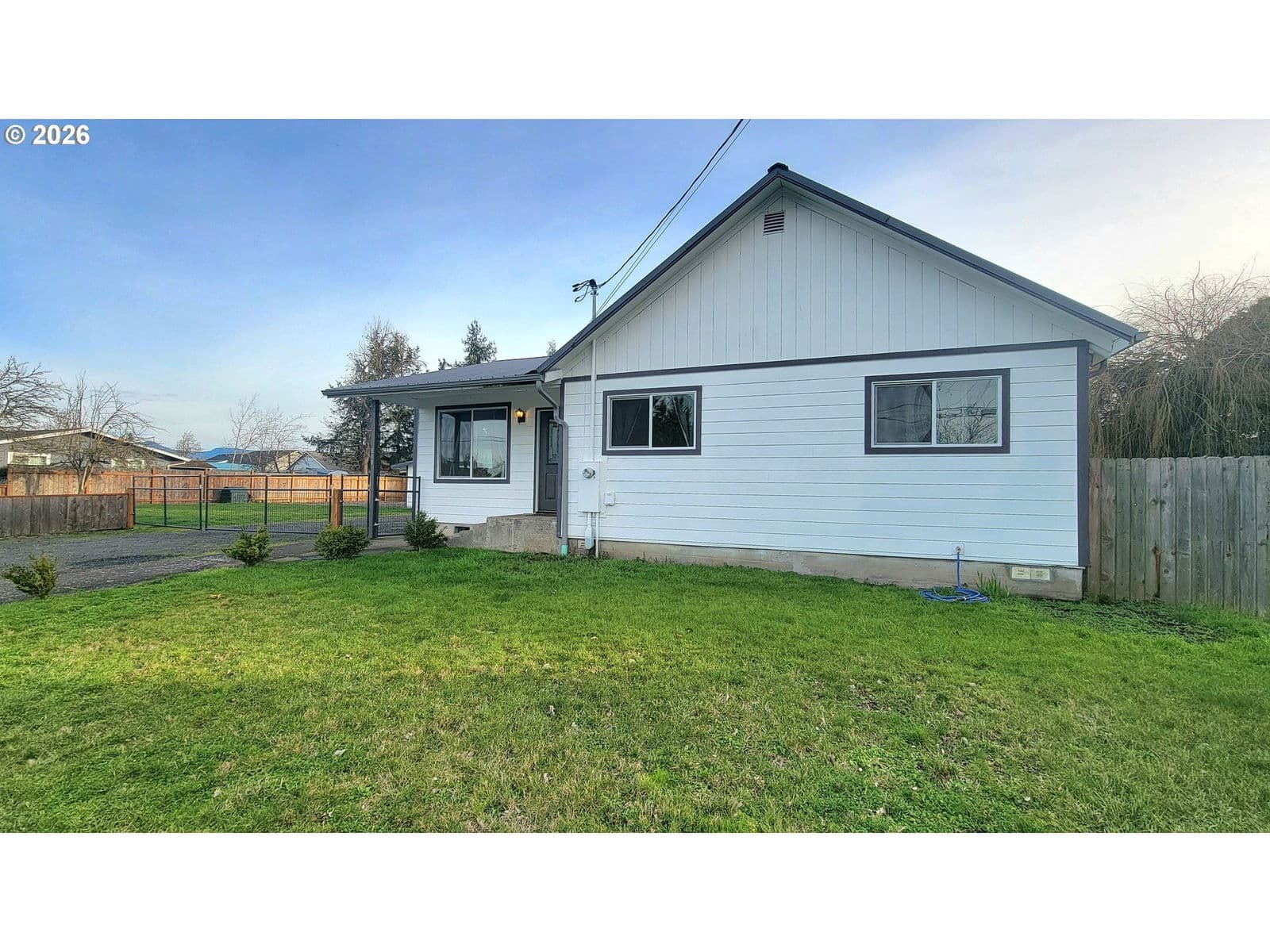 Listing photo 1 of 6