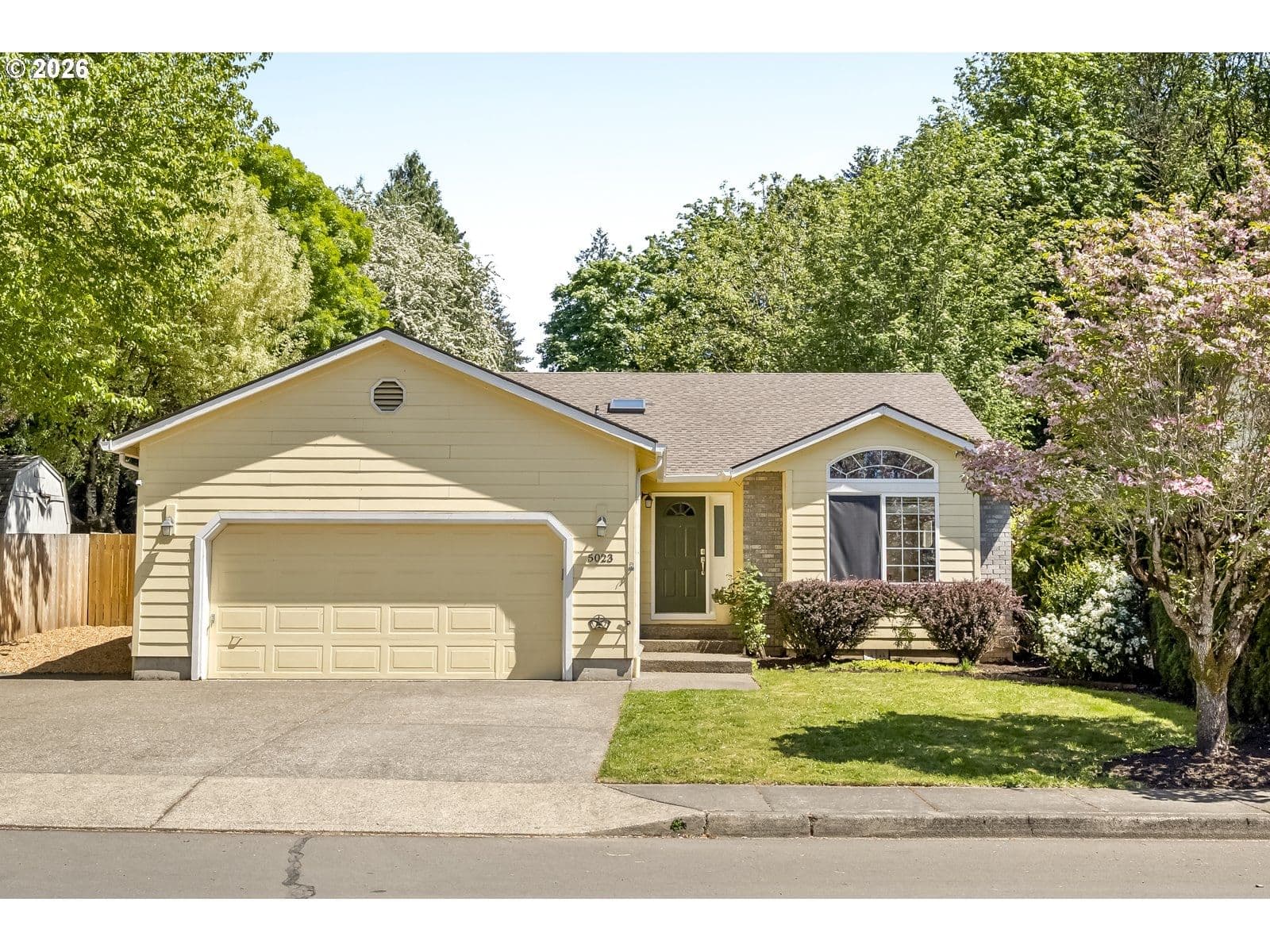 Listing photo 1 of 6