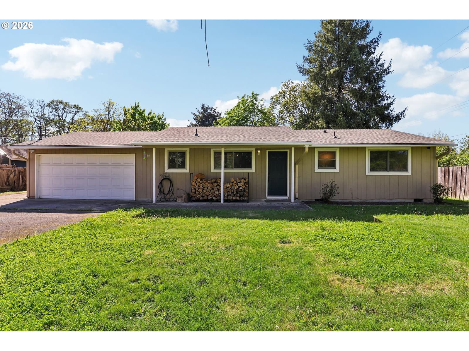 Listing photo 1 of 6