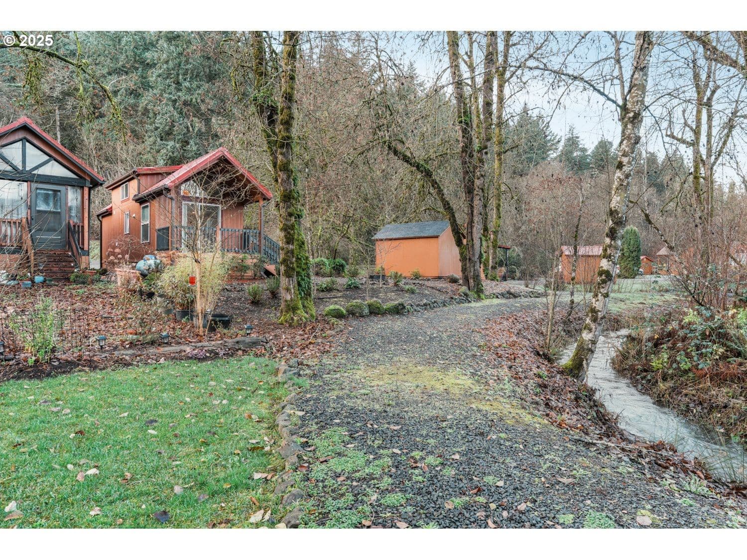 Listing photo 1 of 6