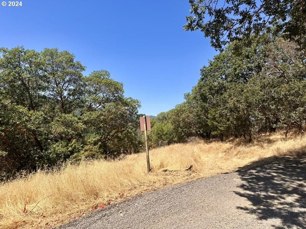 Listing photo 1 of 6