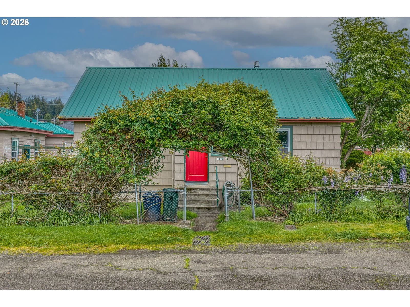 Listing photo 1 of 6