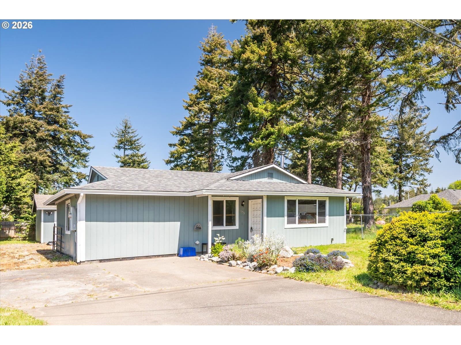 Listing photo 1 of 6