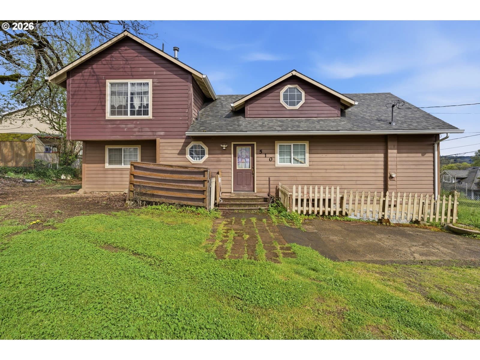 Listing photo 1 of 6