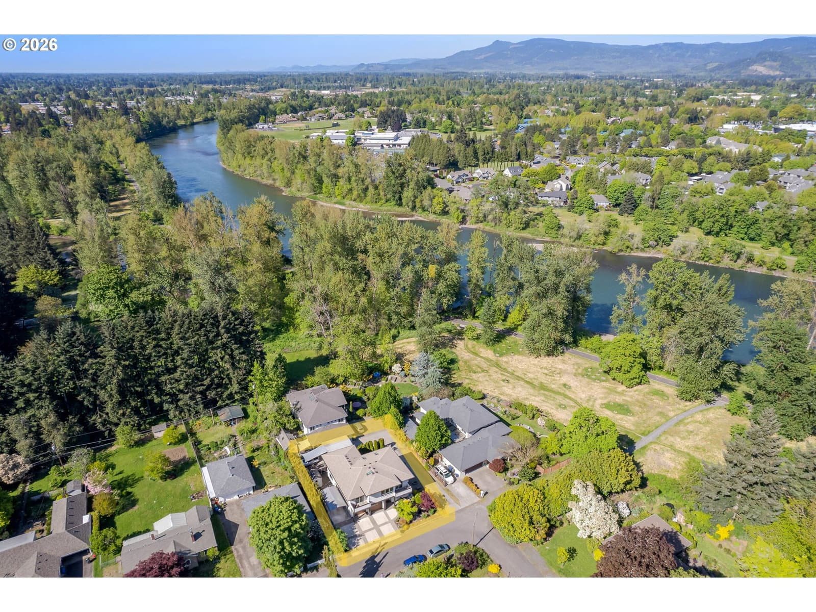 Listing photo 1 of 6