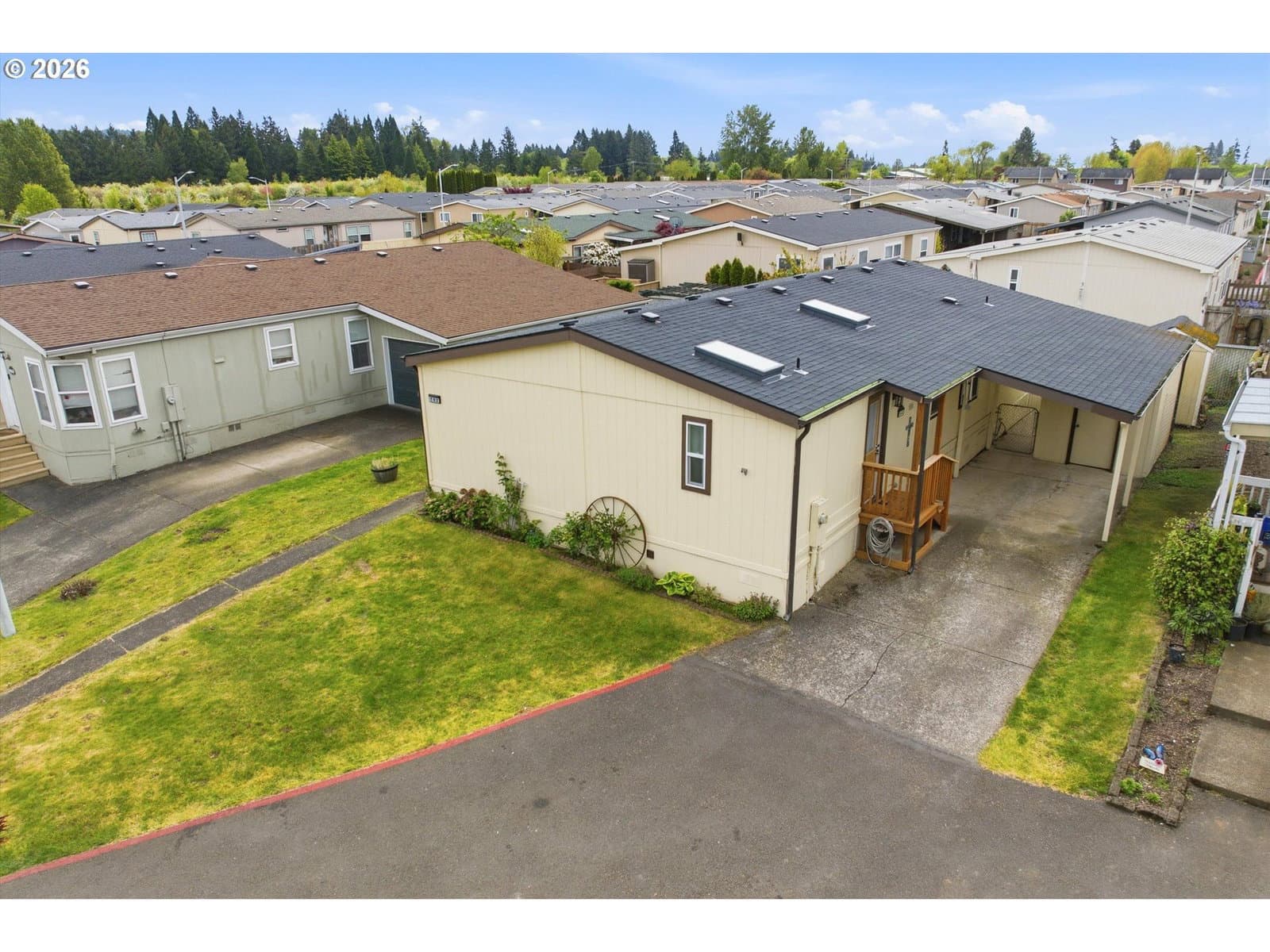 Listing photo 1 of 6