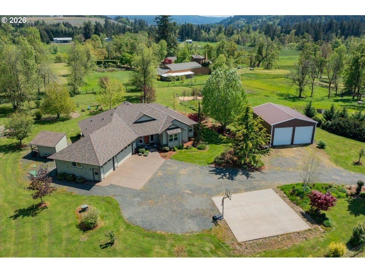 Listing photo 1 of 6
