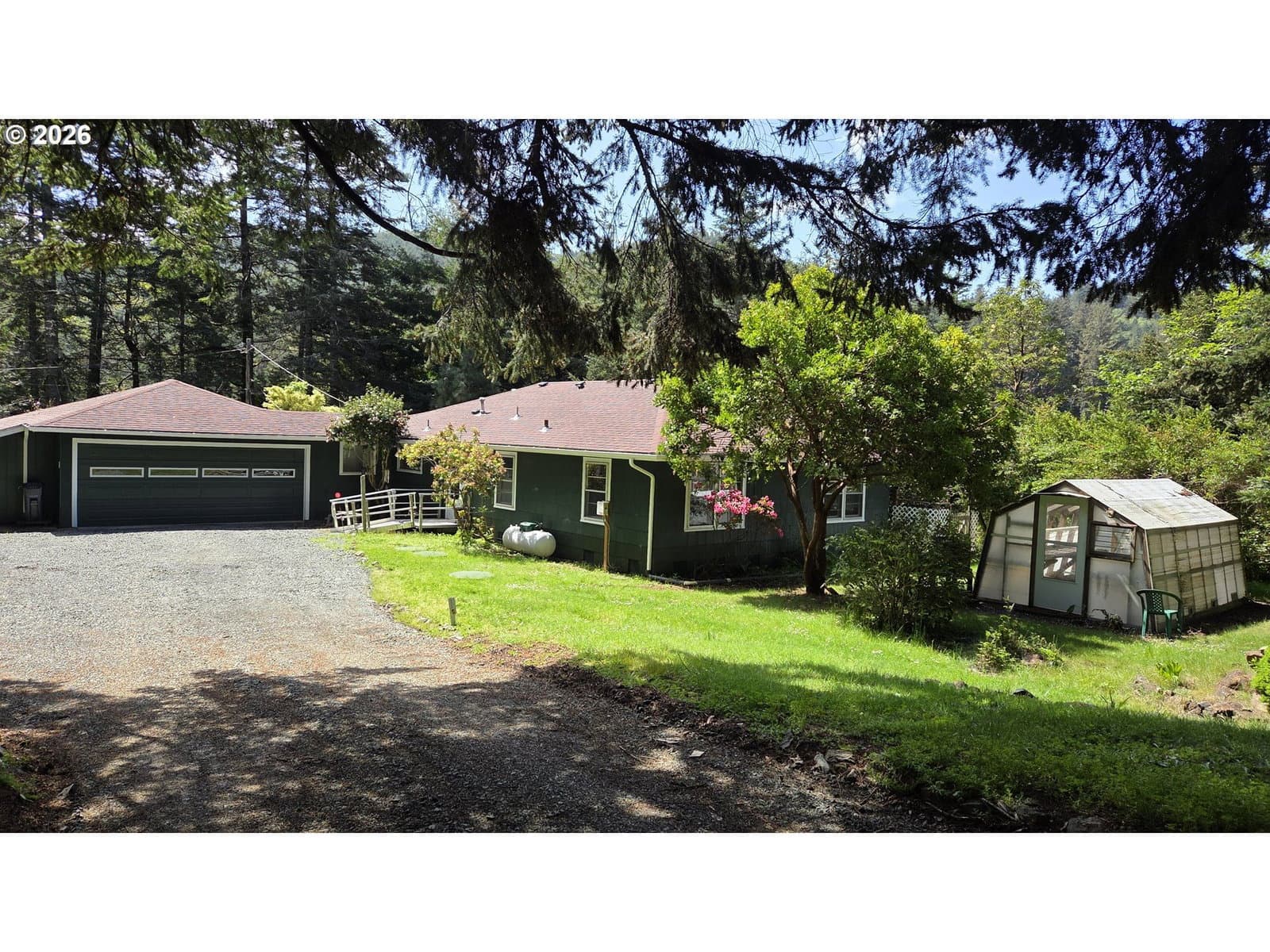 Listing photo 1 of 6