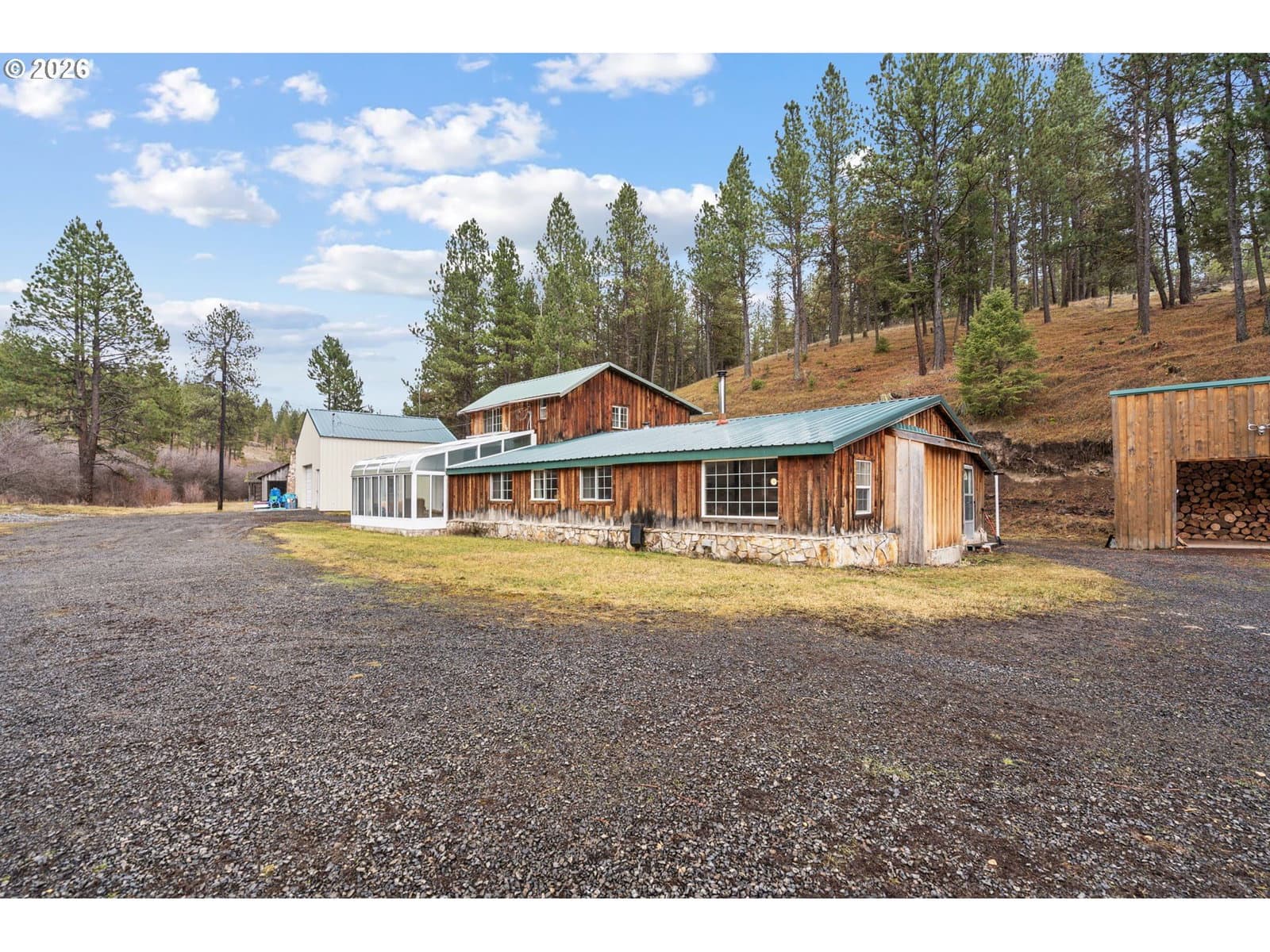 Listing photo 1 of 6