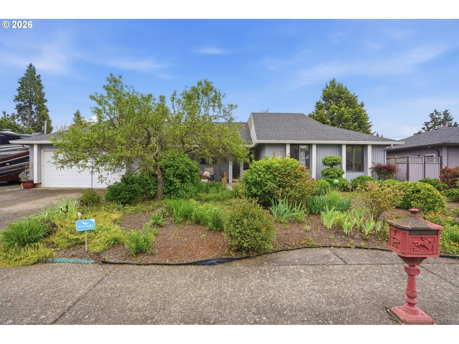 Listing photo 1 of 6