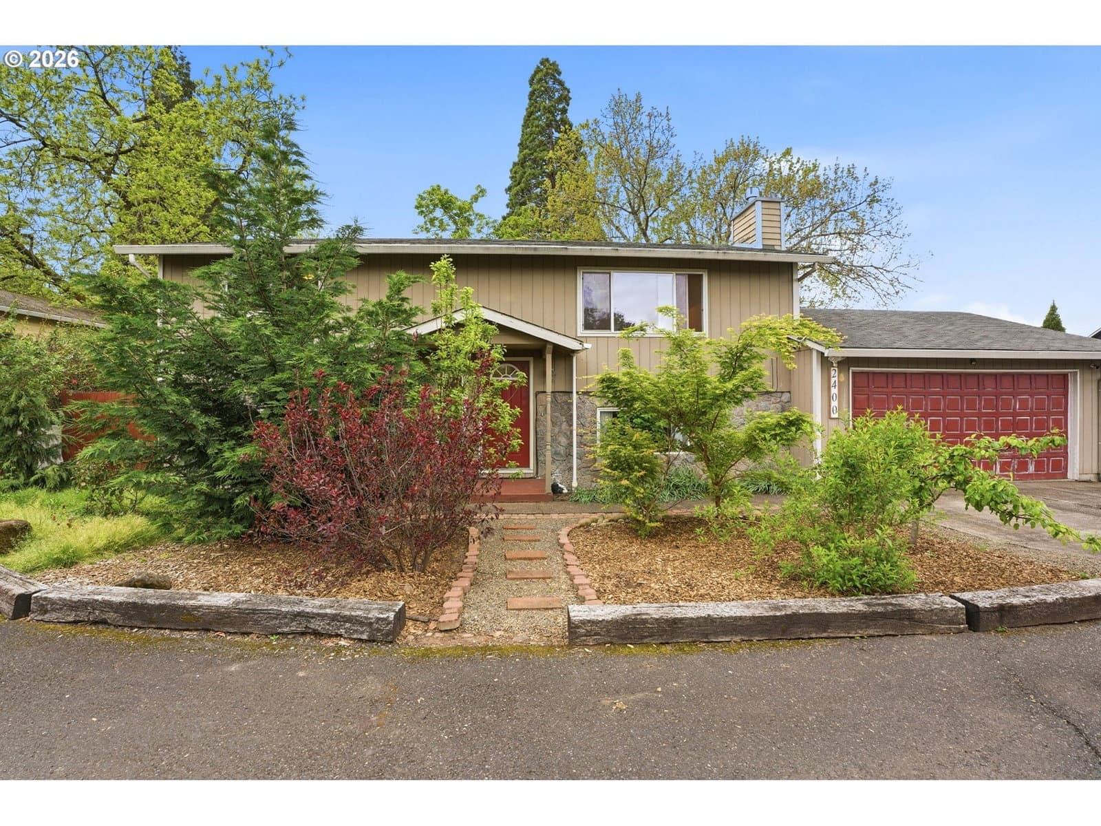 Listing photo 1 of 6