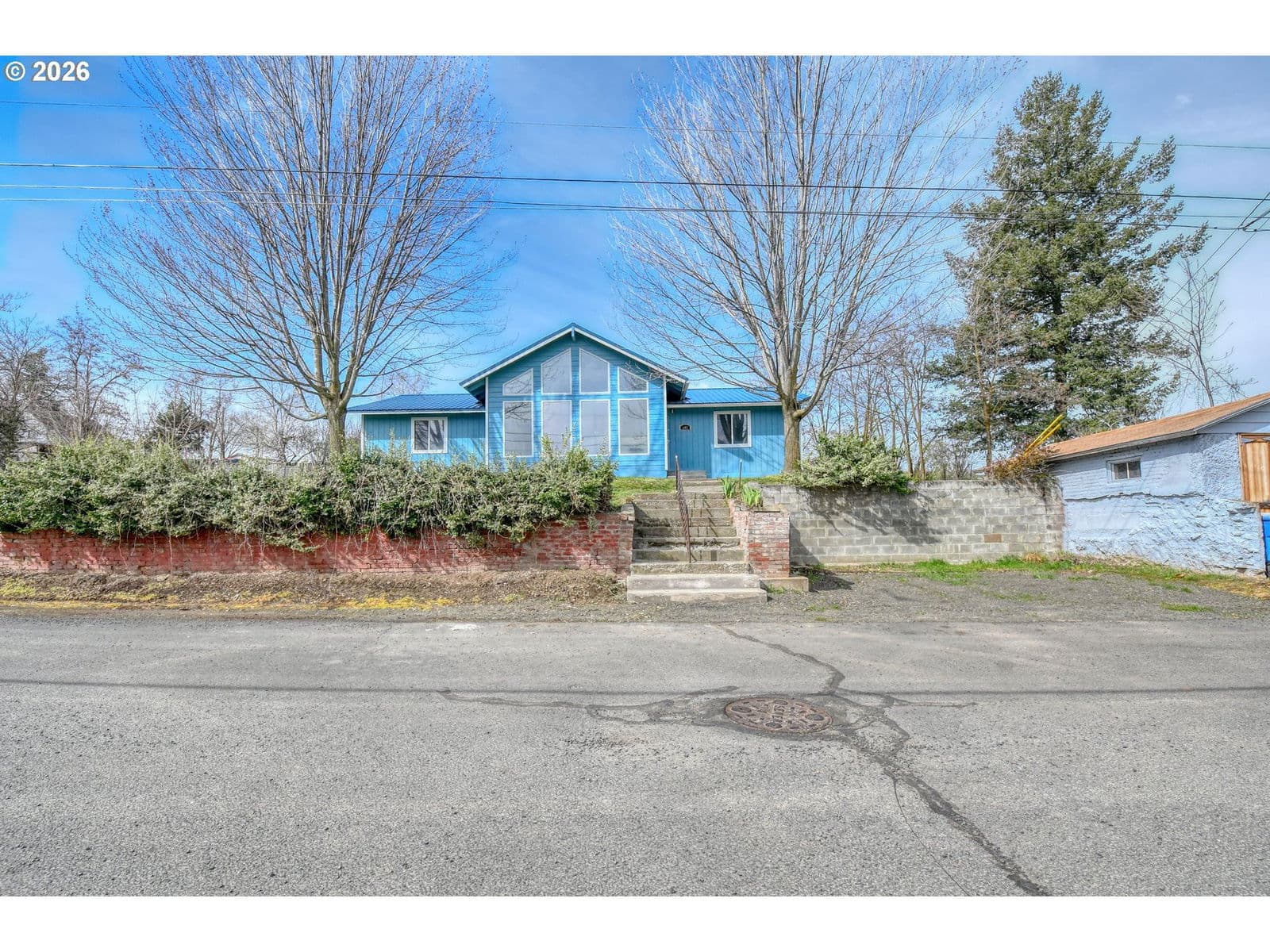 Listing photo 1 of 6