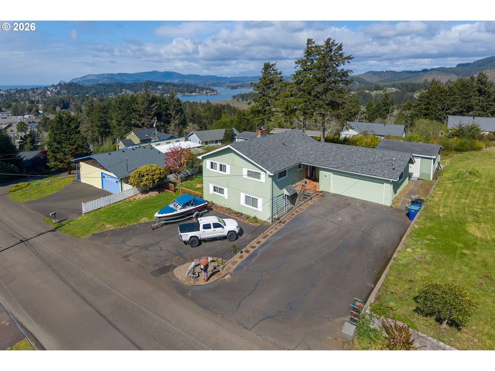 Listing photo 1 of 6