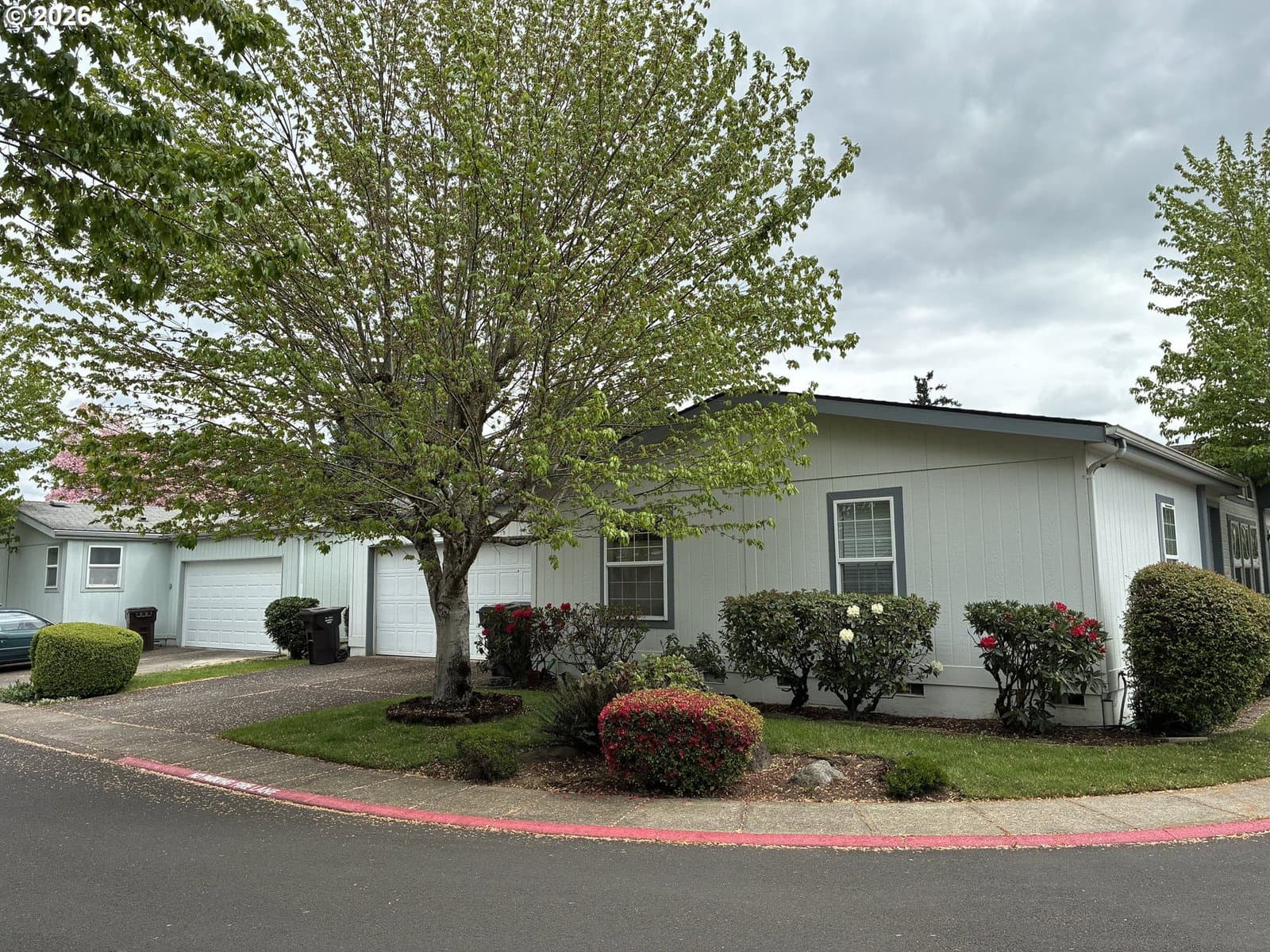 Listing photo 1 of 6