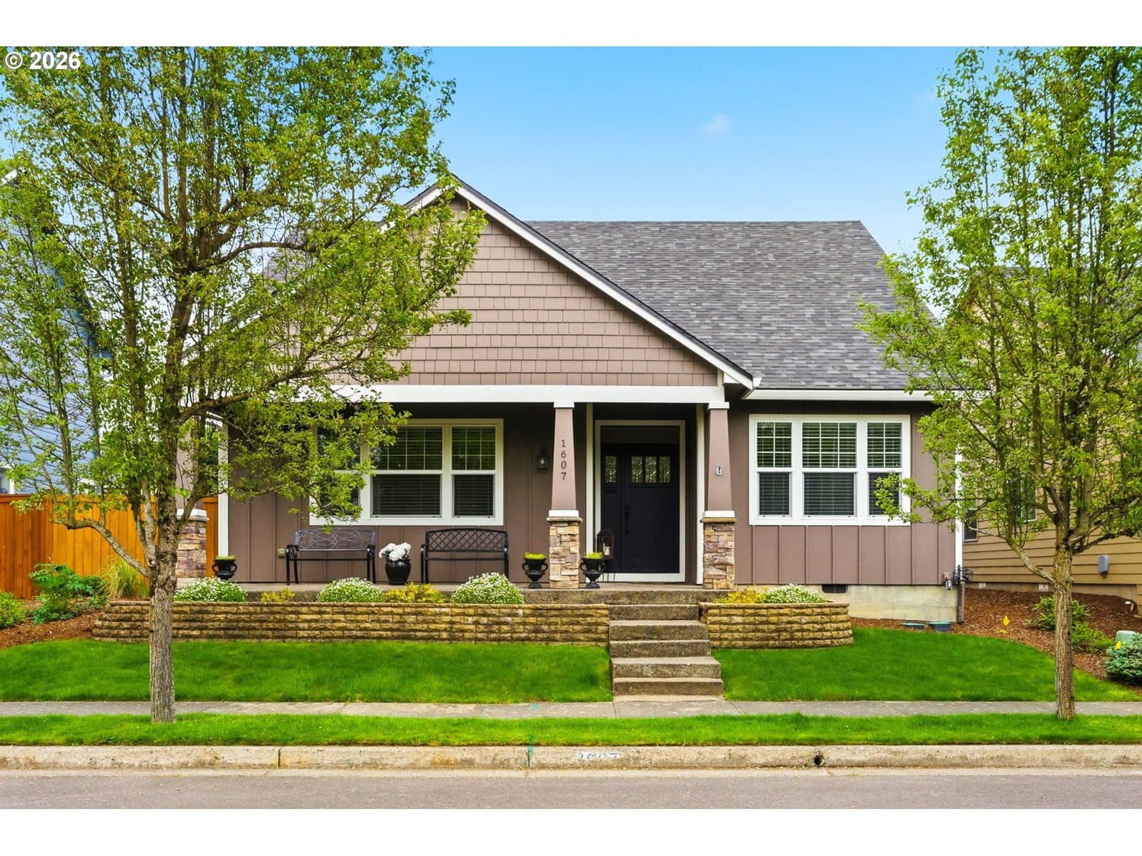 Listing photo 1 of 6