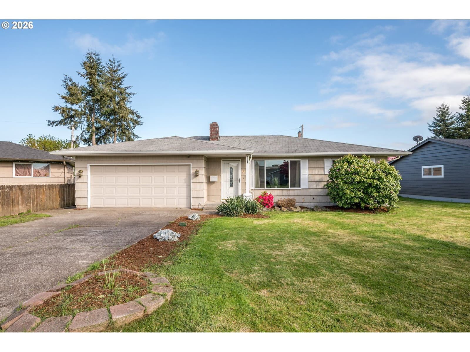 Listing photo 1 of 6