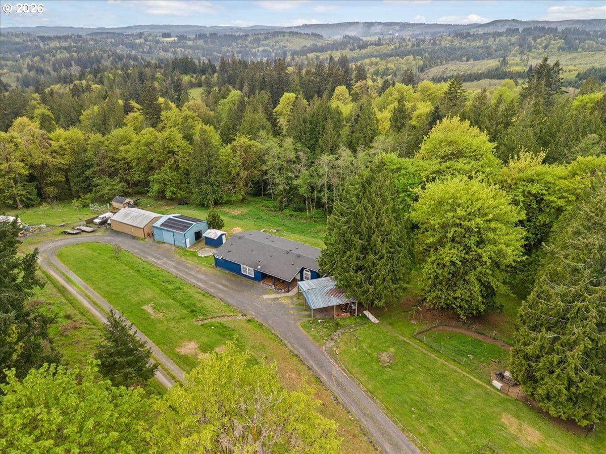 Listing photo 1 of 6