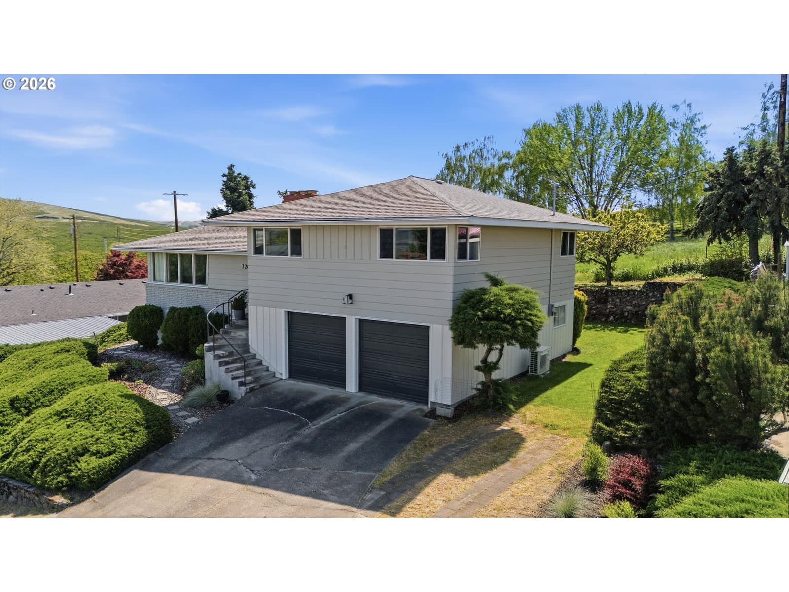 Listing photo 1 of 6