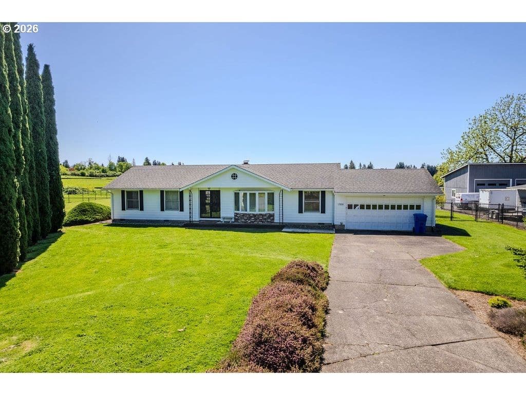 Listing photo 1 of 6