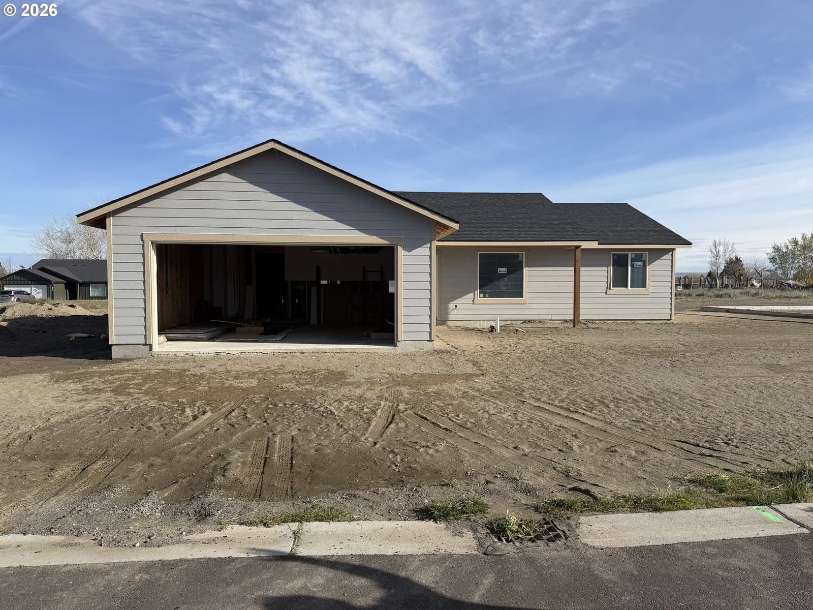 Listing photo 1 of 2