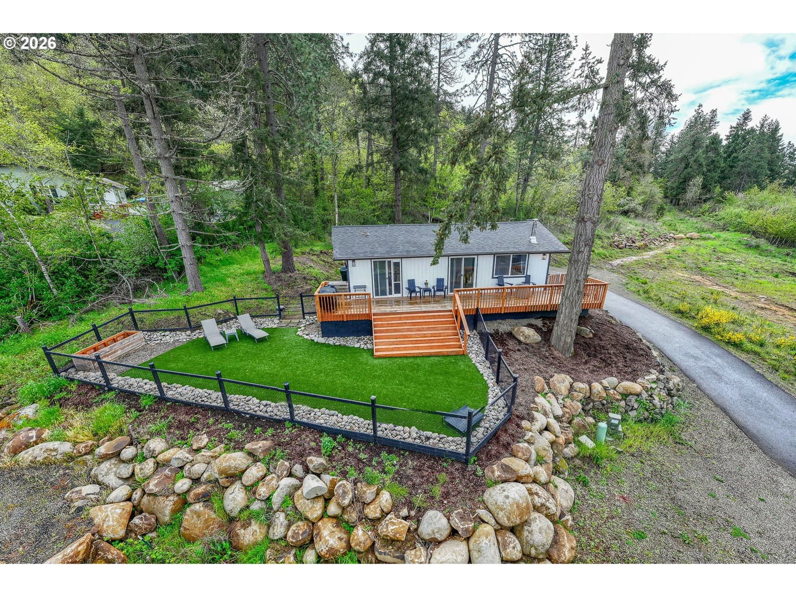 Listing photo 1 of 6