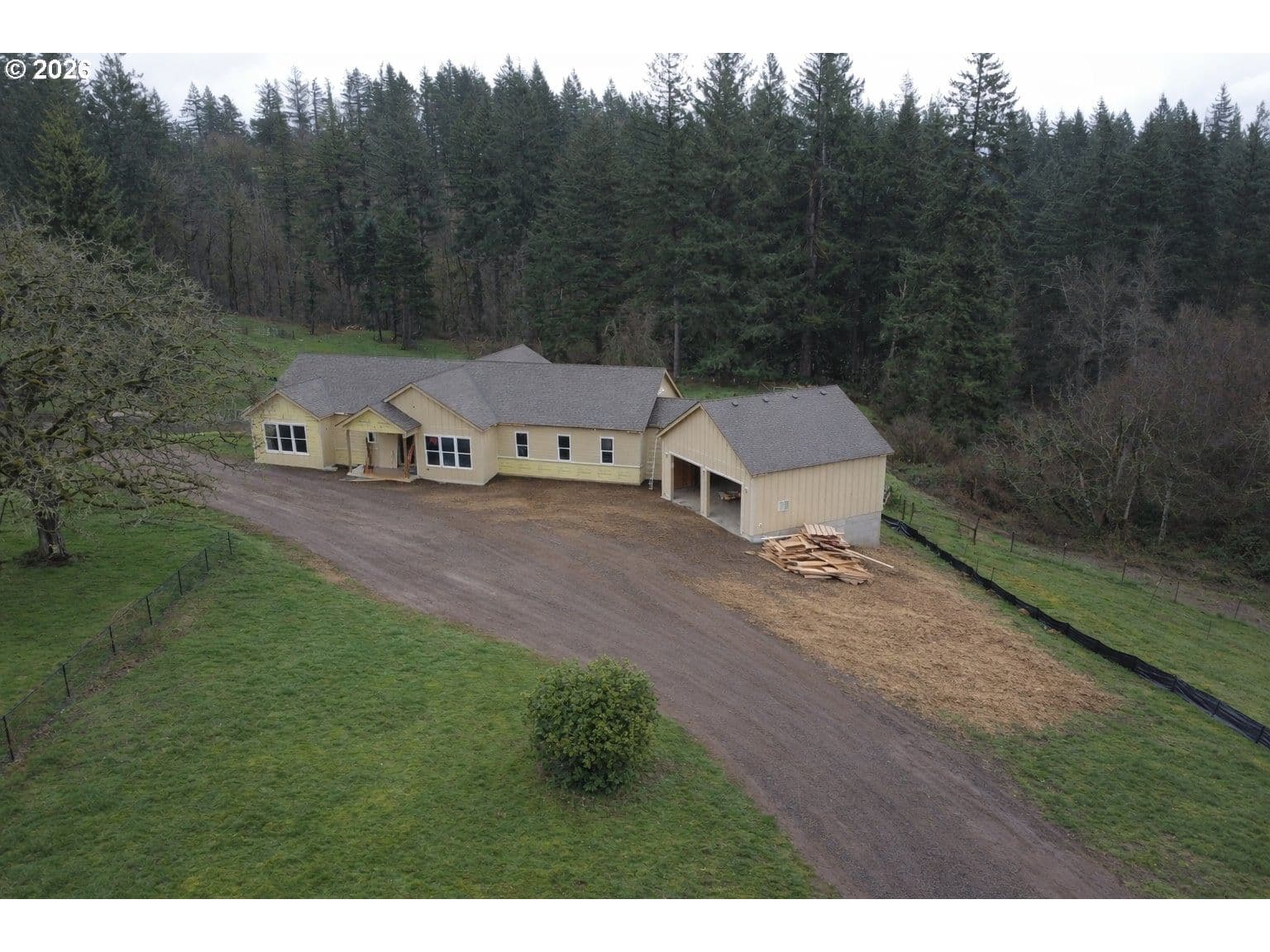 Listing photo 1 of 6