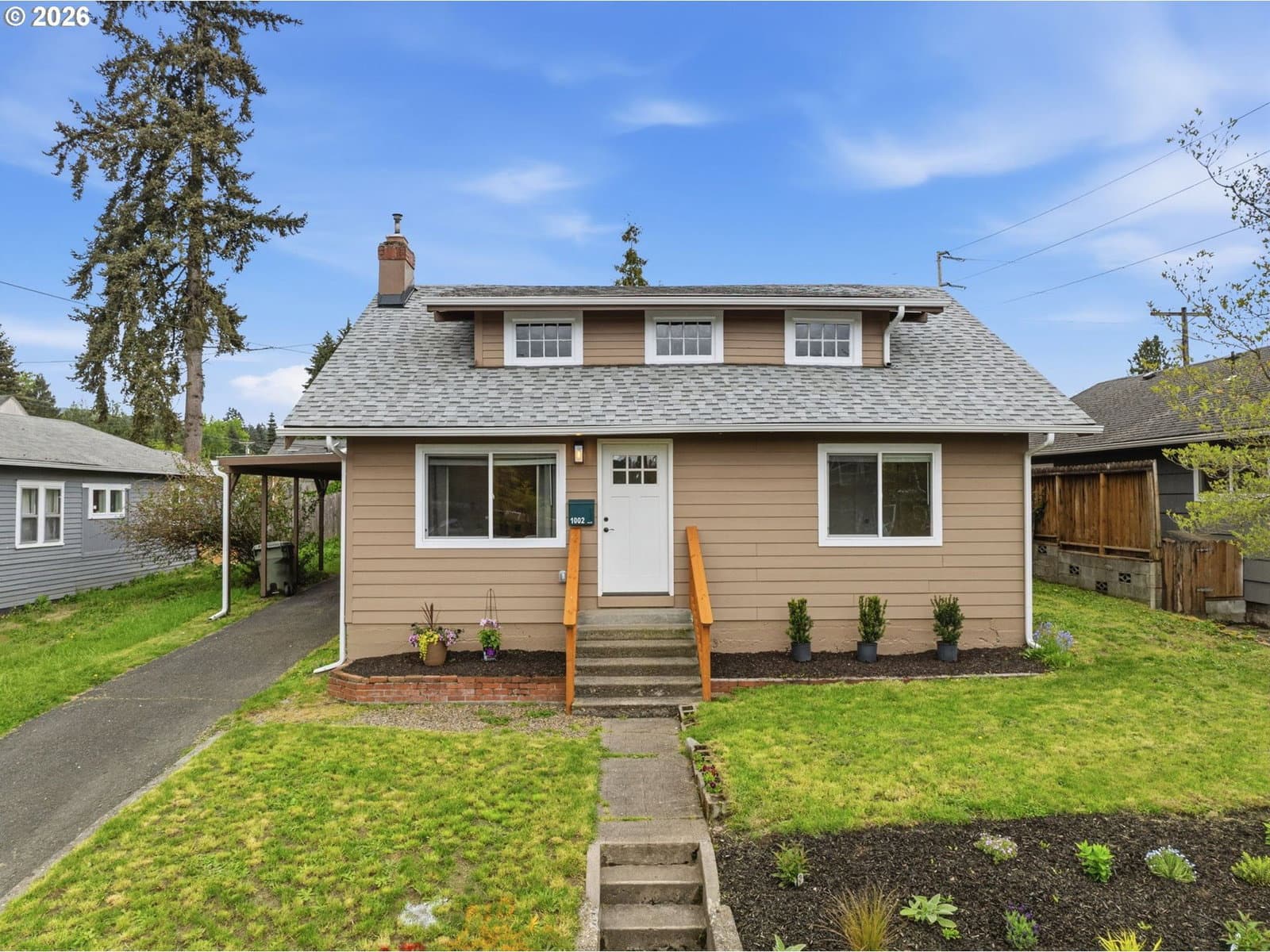 Listing photo 1 of 6