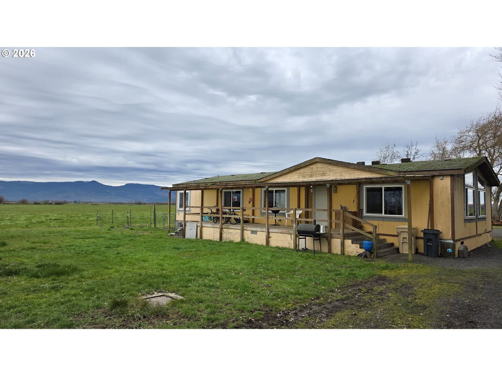 Listing photo 1 of 6