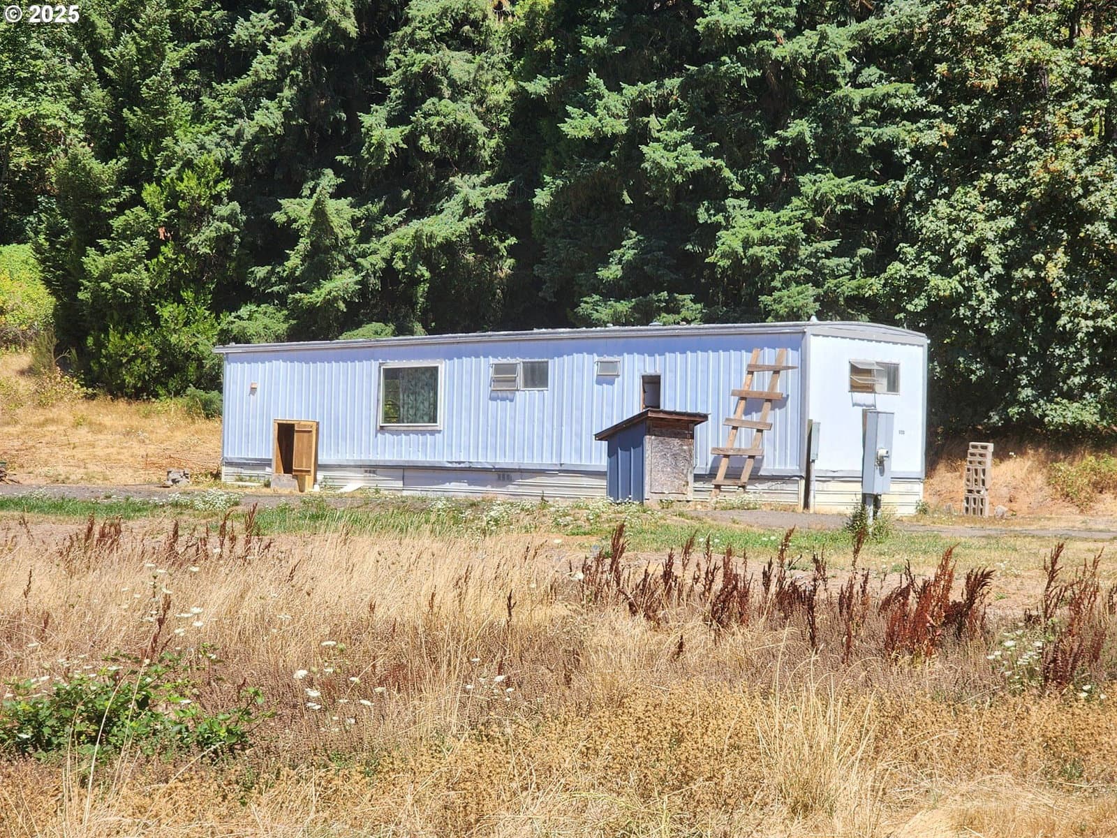 Listing photo 1 of 4