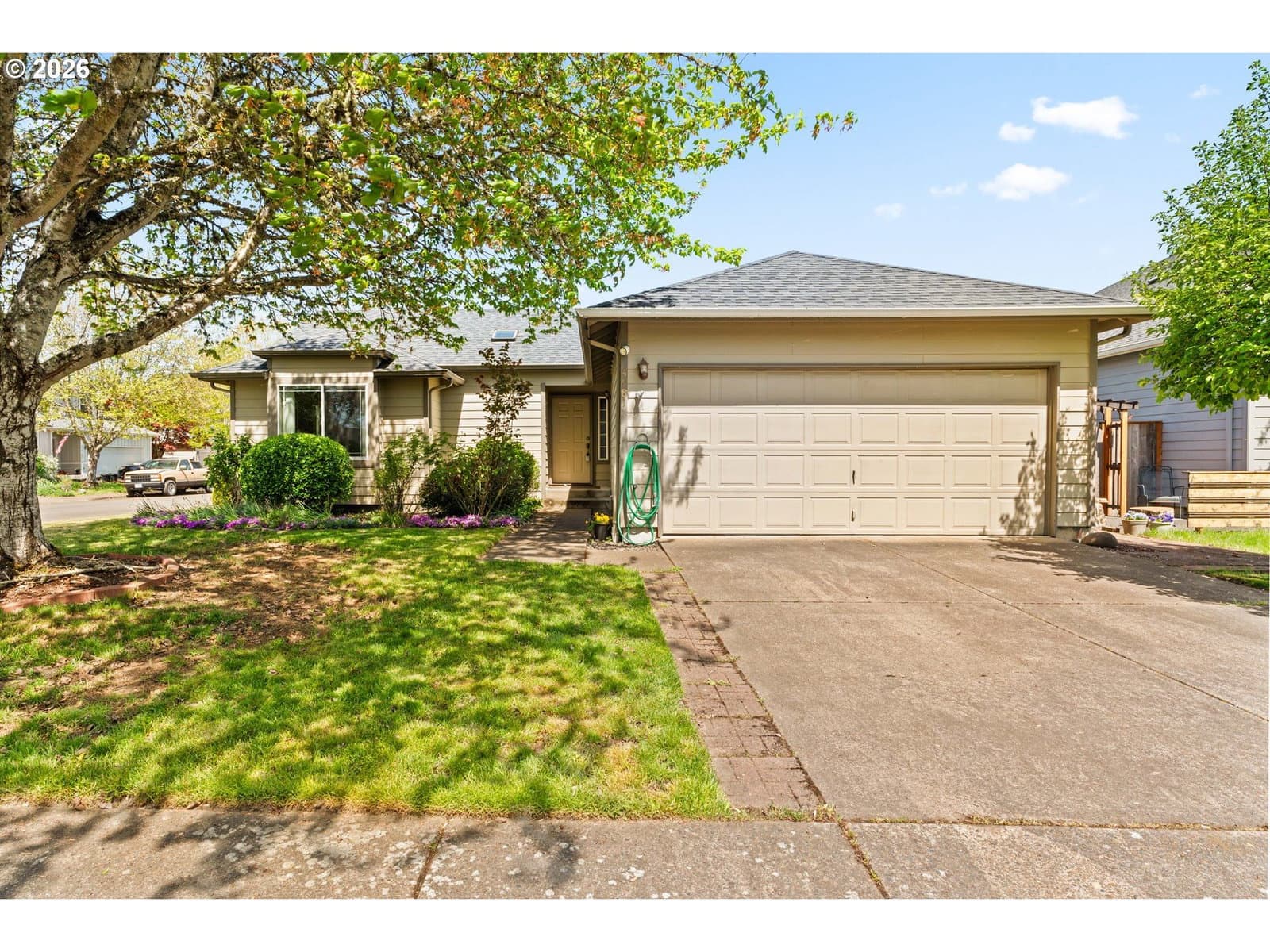 Listing photo 1 of 6