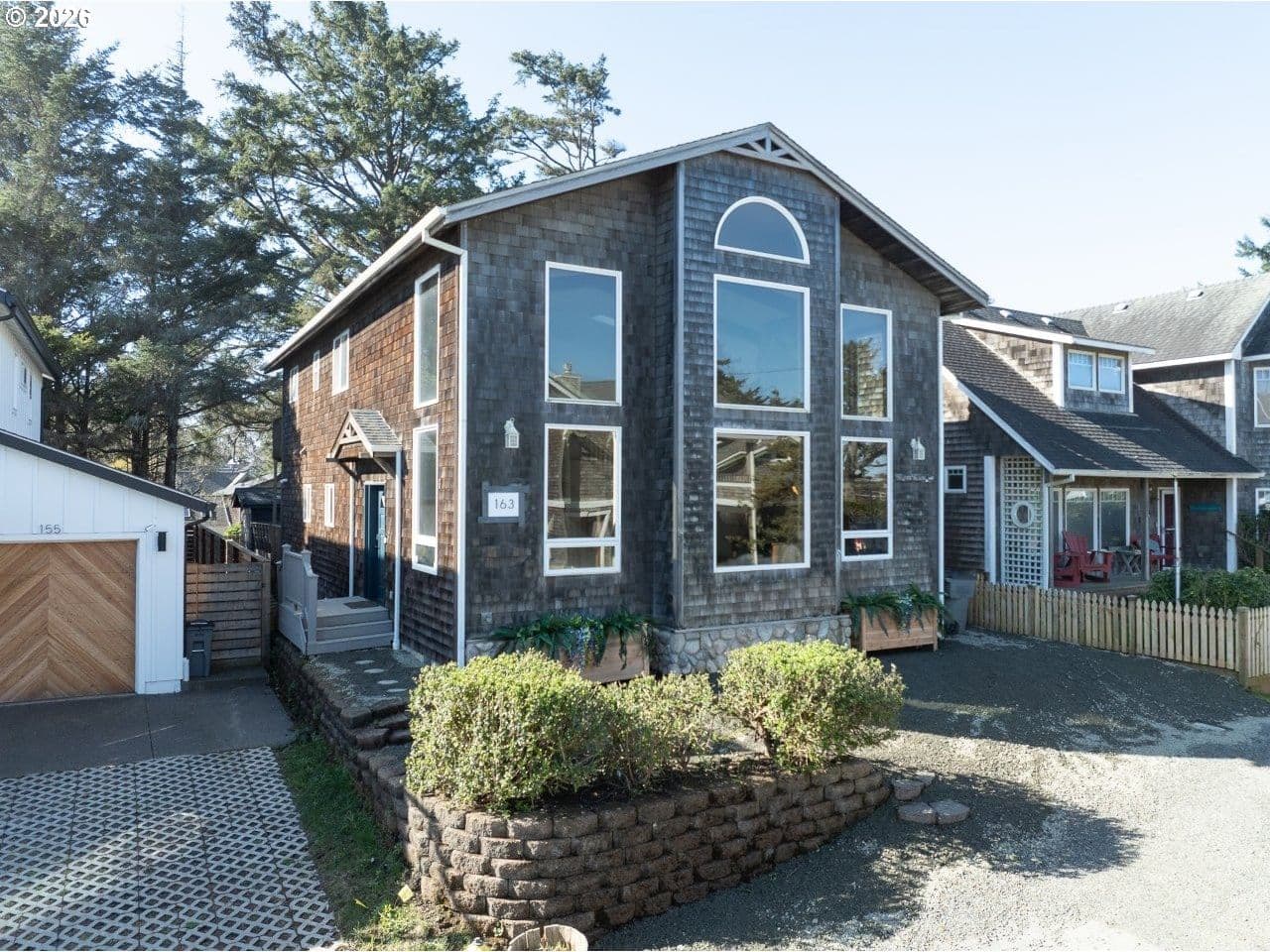 Listing photo 1 of 6