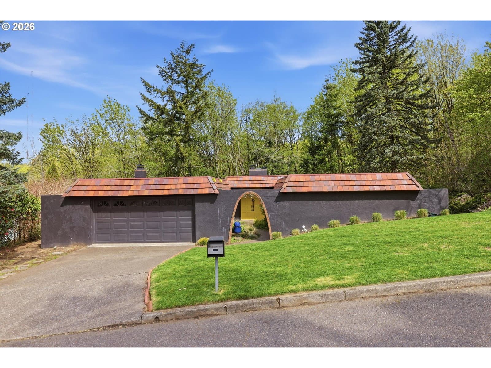 Listing photo 1 of 6