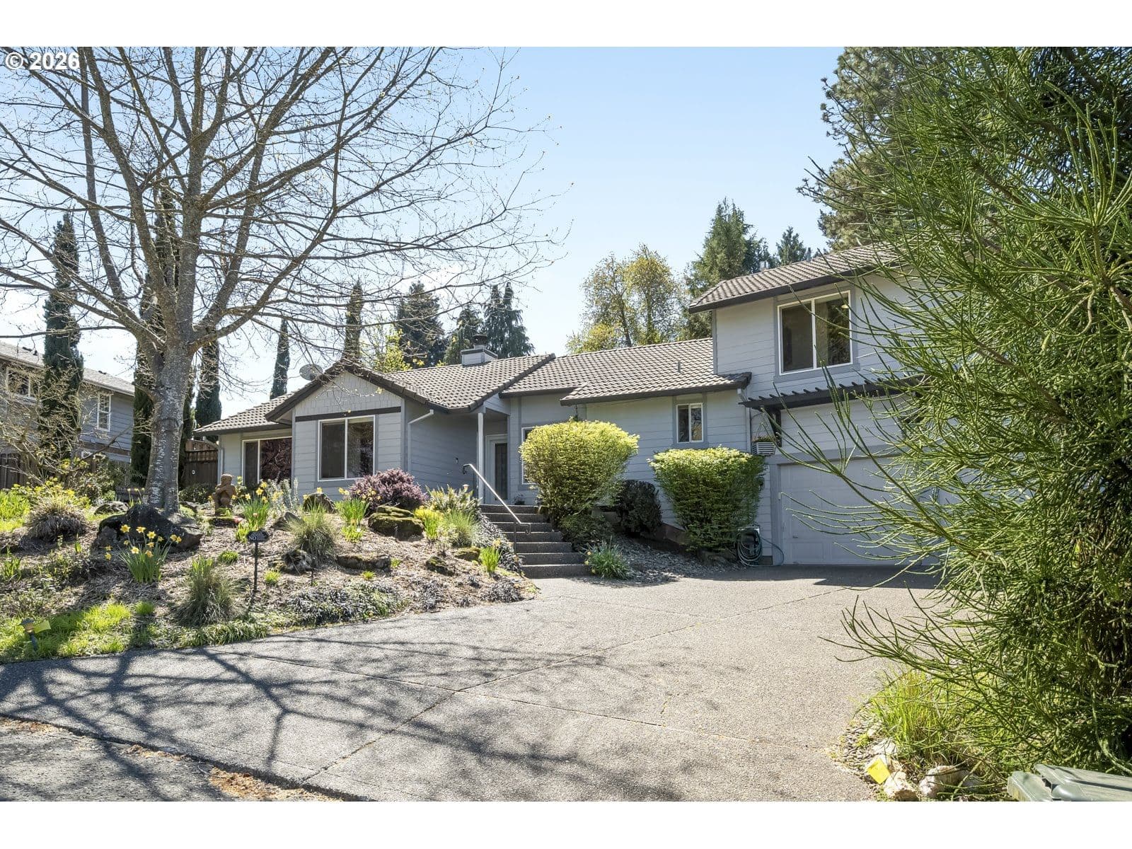 Listing photo 1 of 6