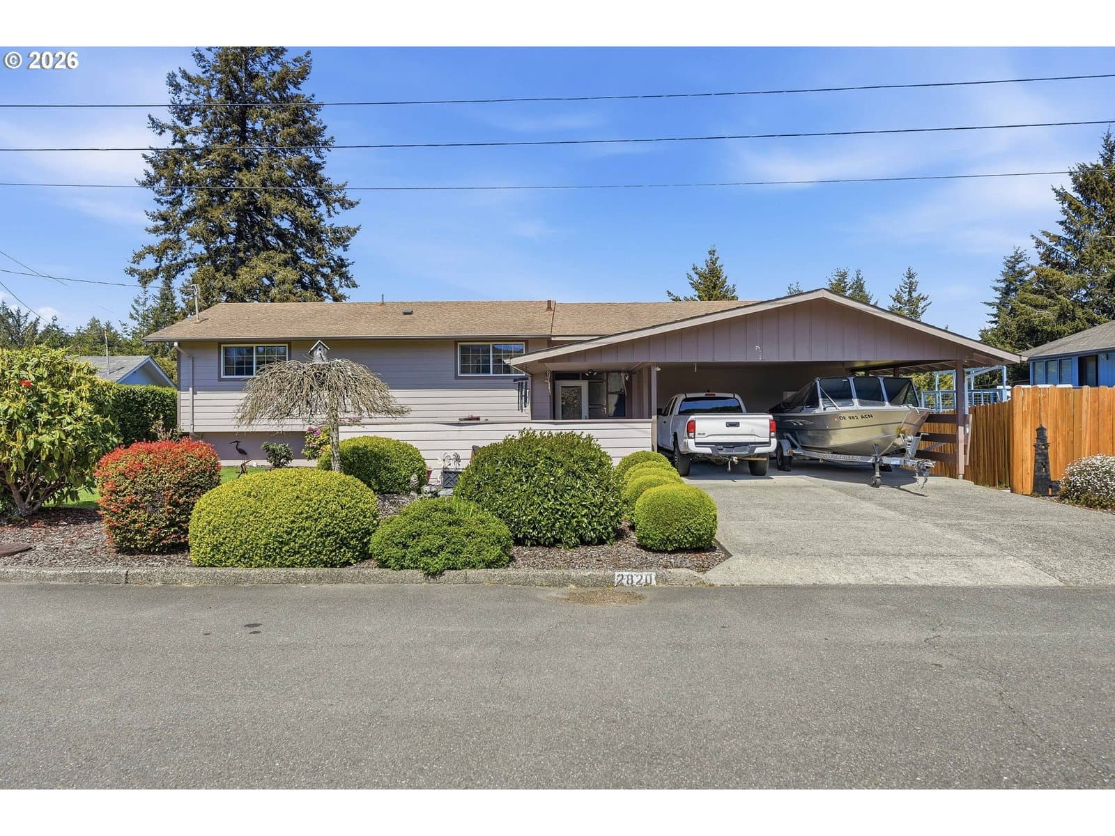 Listing photo 1 of 6