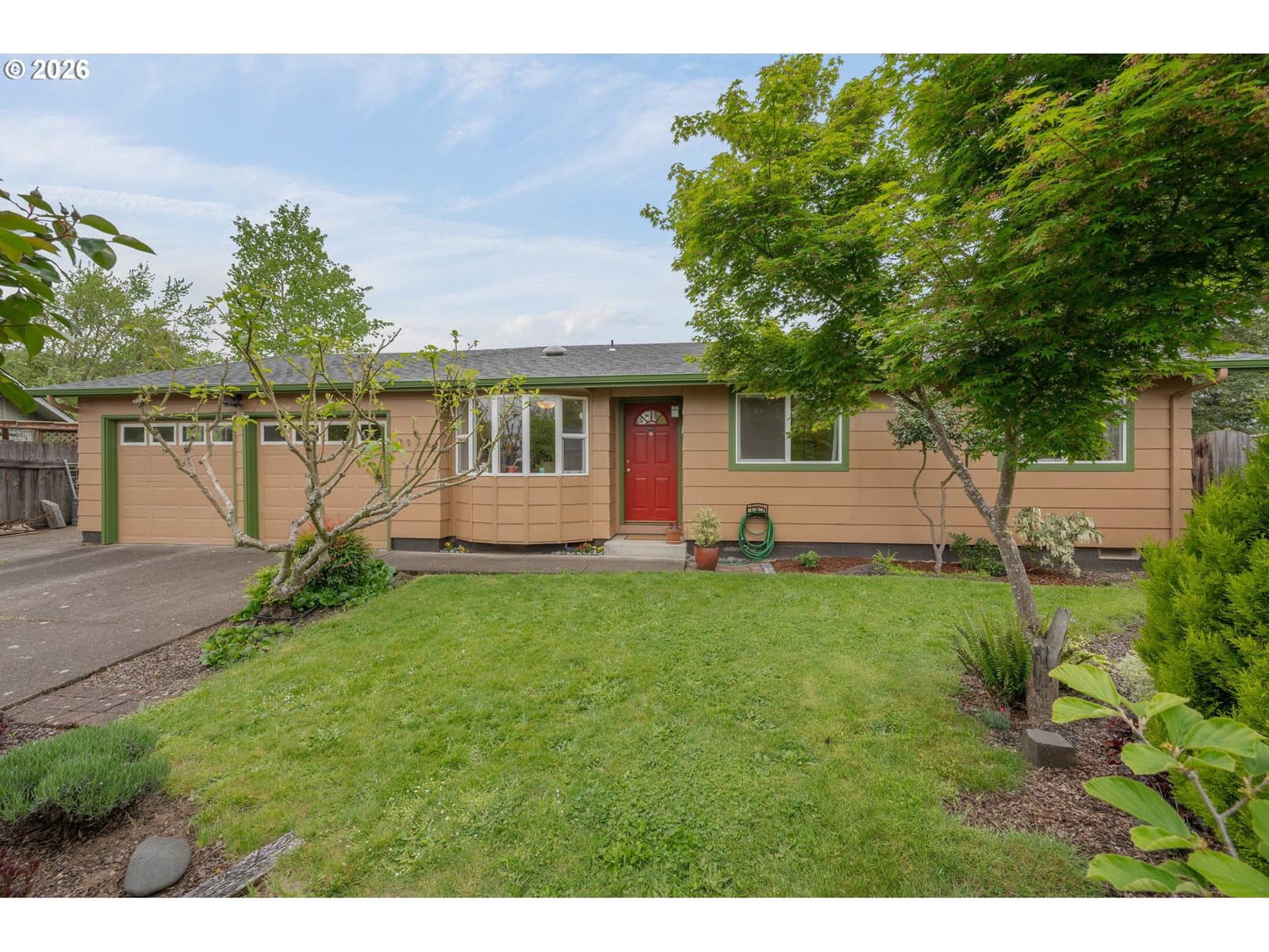Listing photo 1 of 6