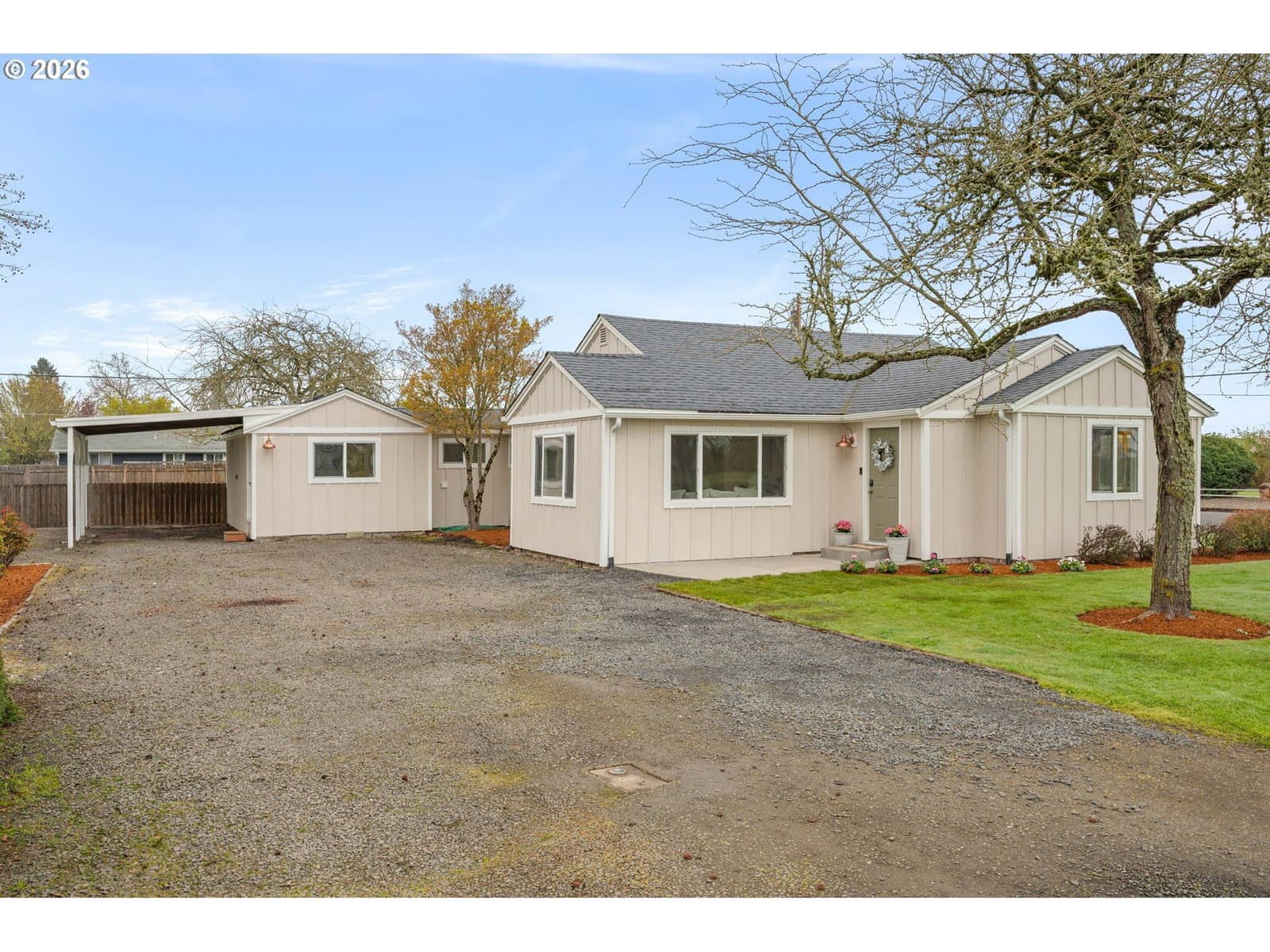 Listing photo 1 of 6