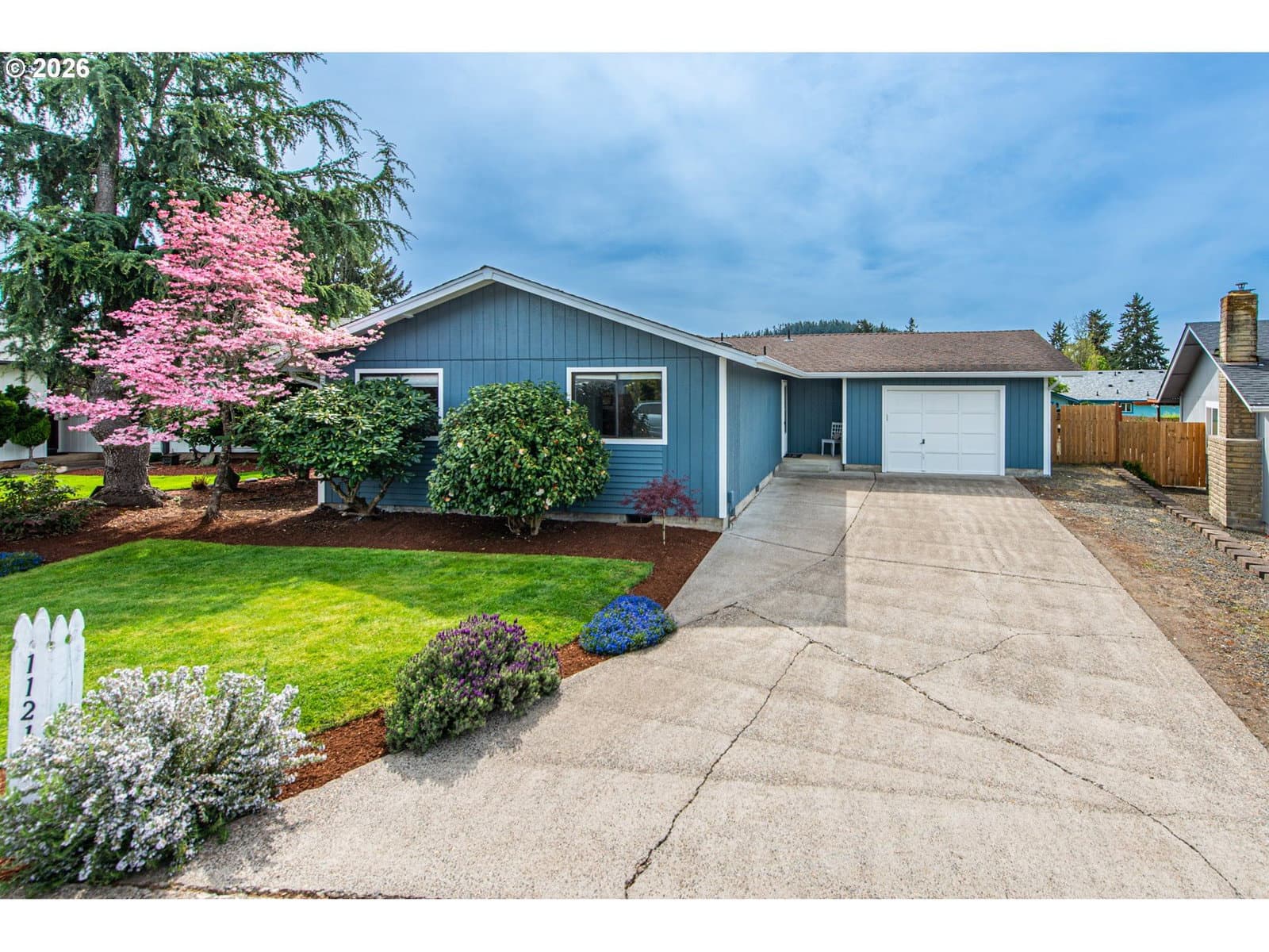 Listing photo 1 of 6