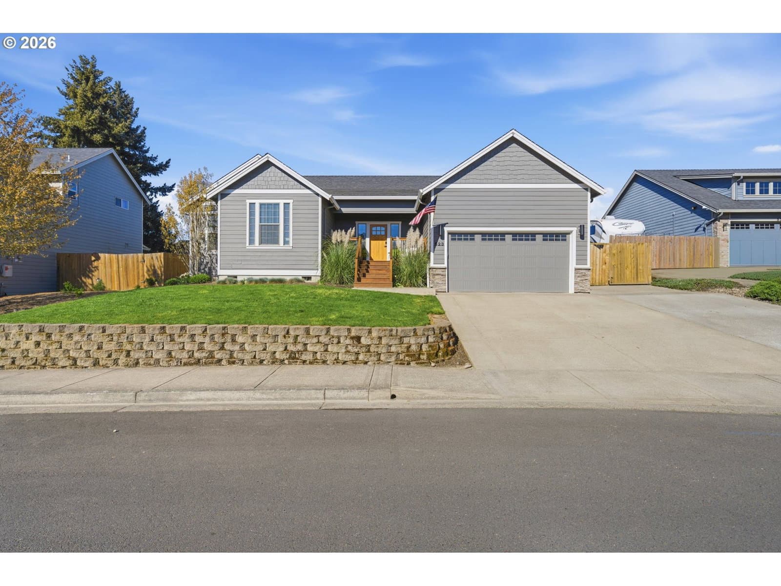 Listing photo 1 of 6
