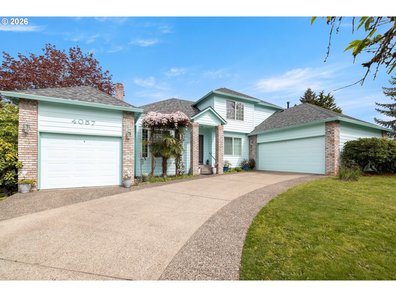 Listing photo 1 of 6