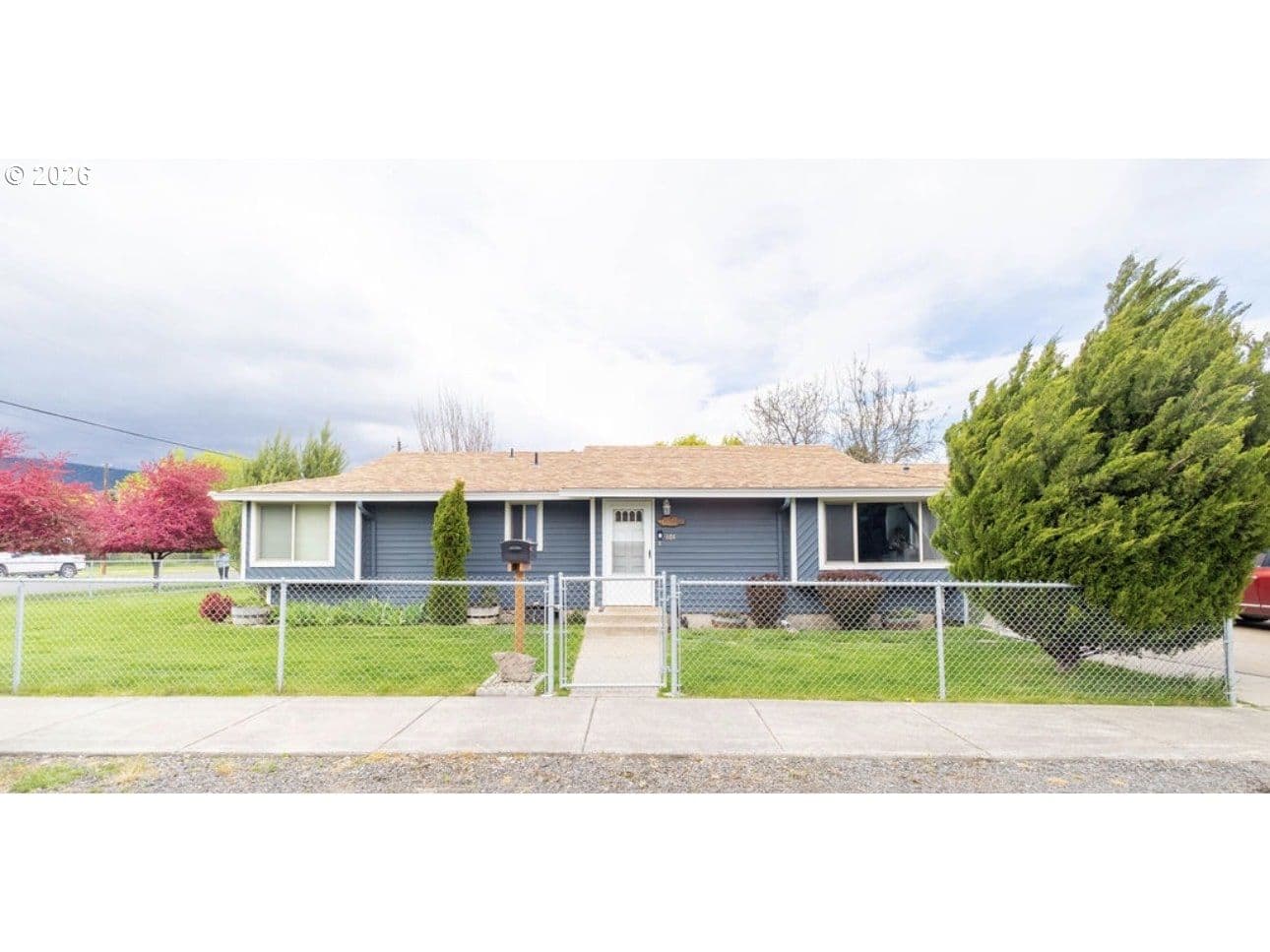 Listing photo 1 of 6
