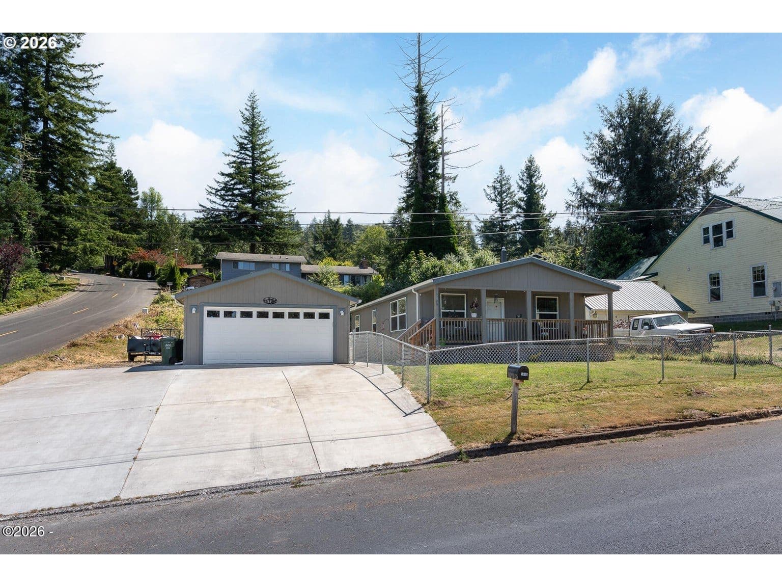 Listing photo 1 of 6
